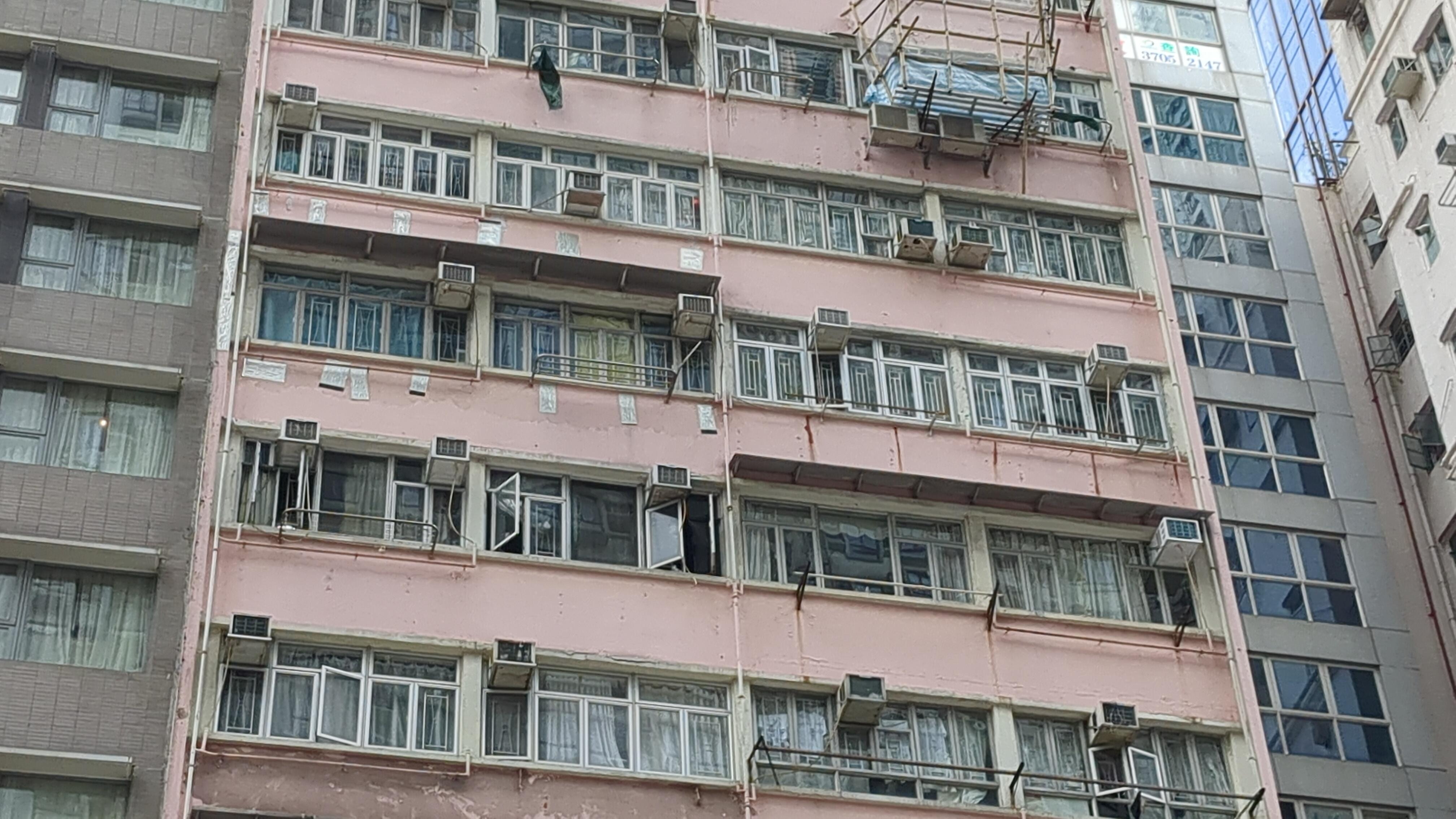 英皇大廈火警|菲裔女住客留醫3日不治1人仍危殆累計2死2傷