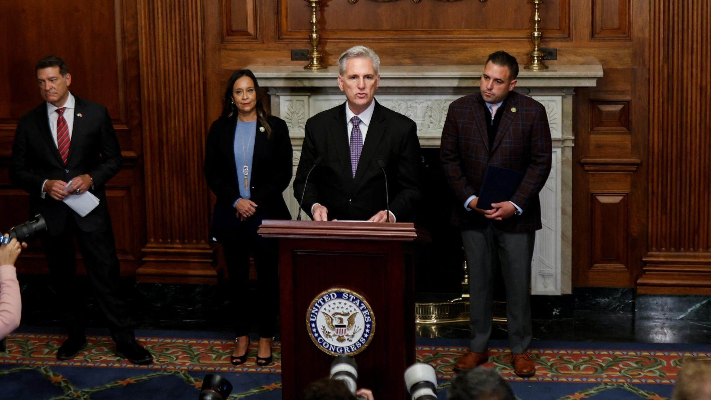 美國眾議院通過臨時開支法案轉交參議院表決