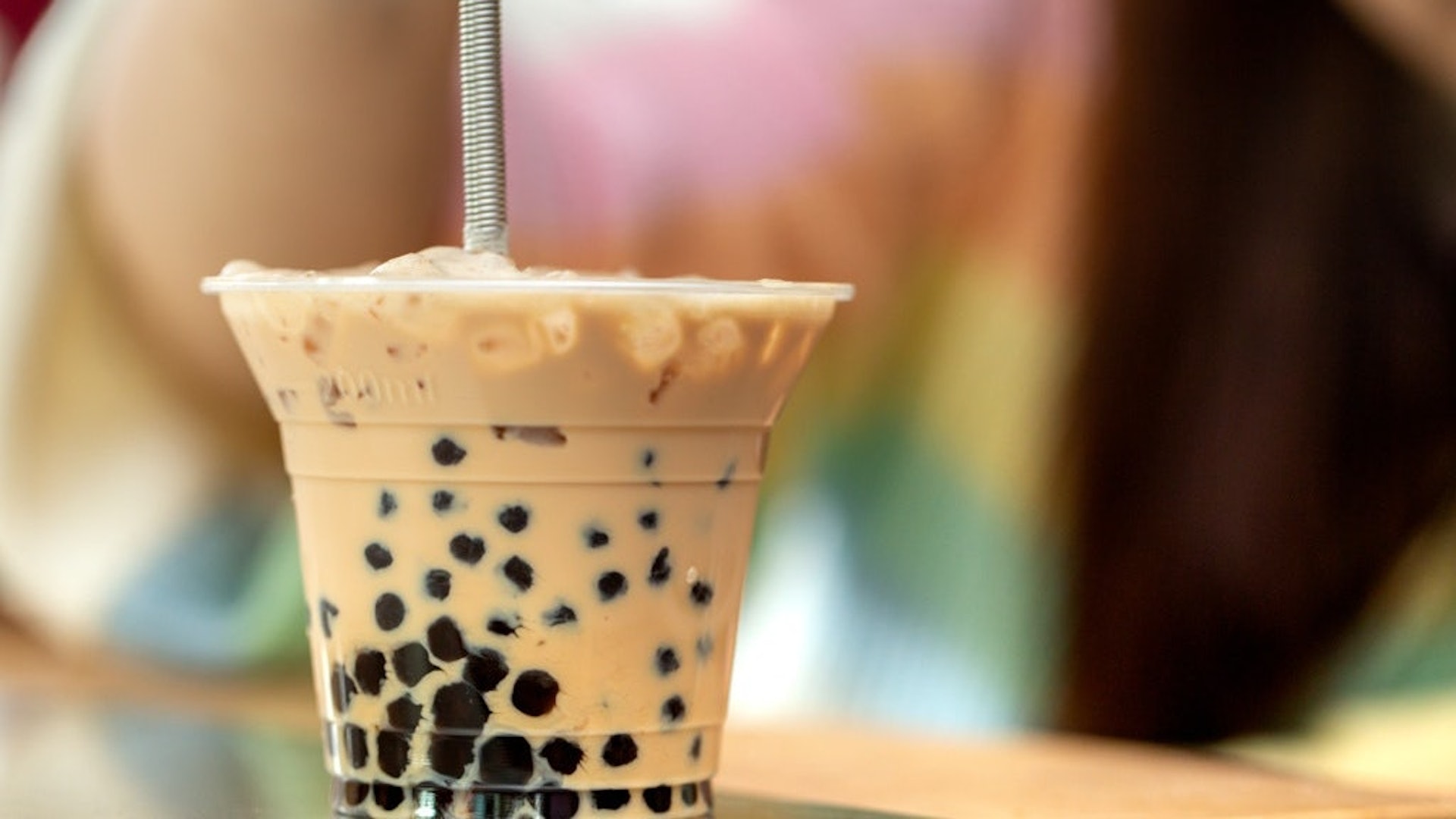 陳醫生了解女子飲食習慣,發現對比其他人,女子有1個相較不健康習慣,就是每天喝1至2杯「含糖手搖飲品」。(示意圖/資料圖片) 陳醫生了解女子飲食習慣,發現對比其他人,女子有1個相較不健康習慣,就是每天喝1至2杯「含糖手搖飲品」。(示意圖/資料圖片)