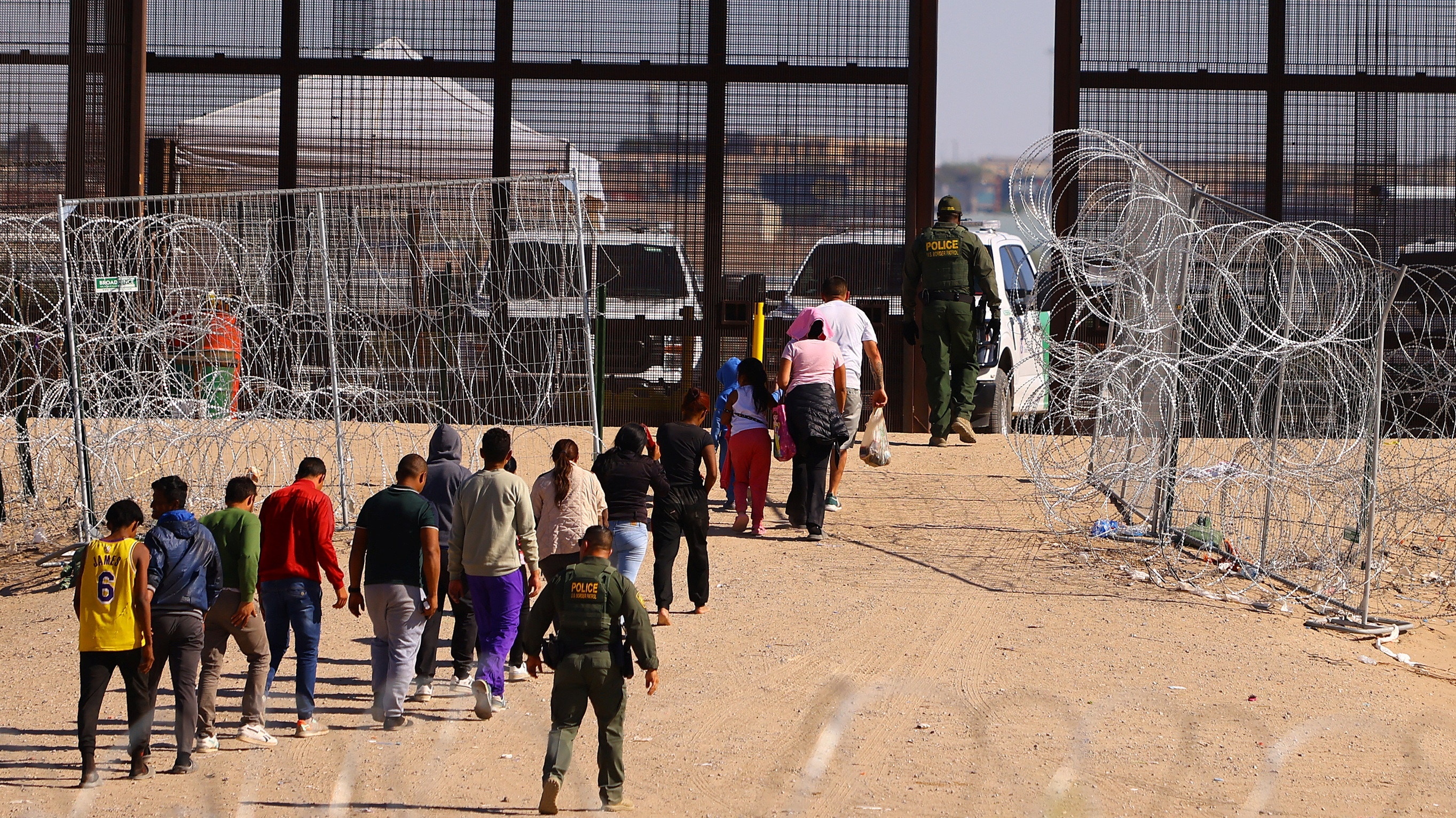 美國包機遣返116非法入境中國公民2018年來首次