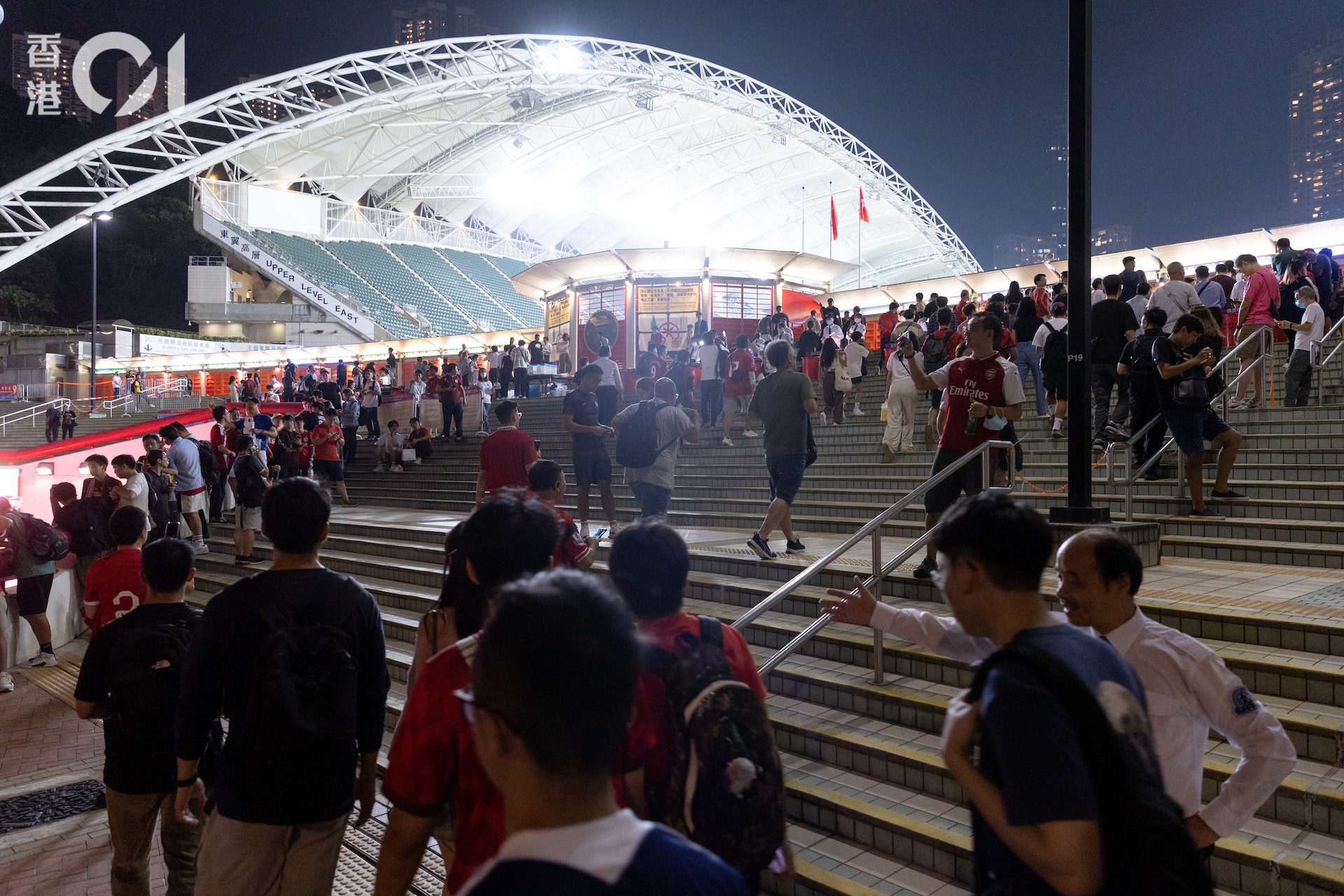 世界盃外圍賽:香港對不丹賽前大球場球迷入場情況。(夏家朗攝) 世界盃外圍賽:香港對不丹賽前大球場球迷入場情況。(夏家朗攝)