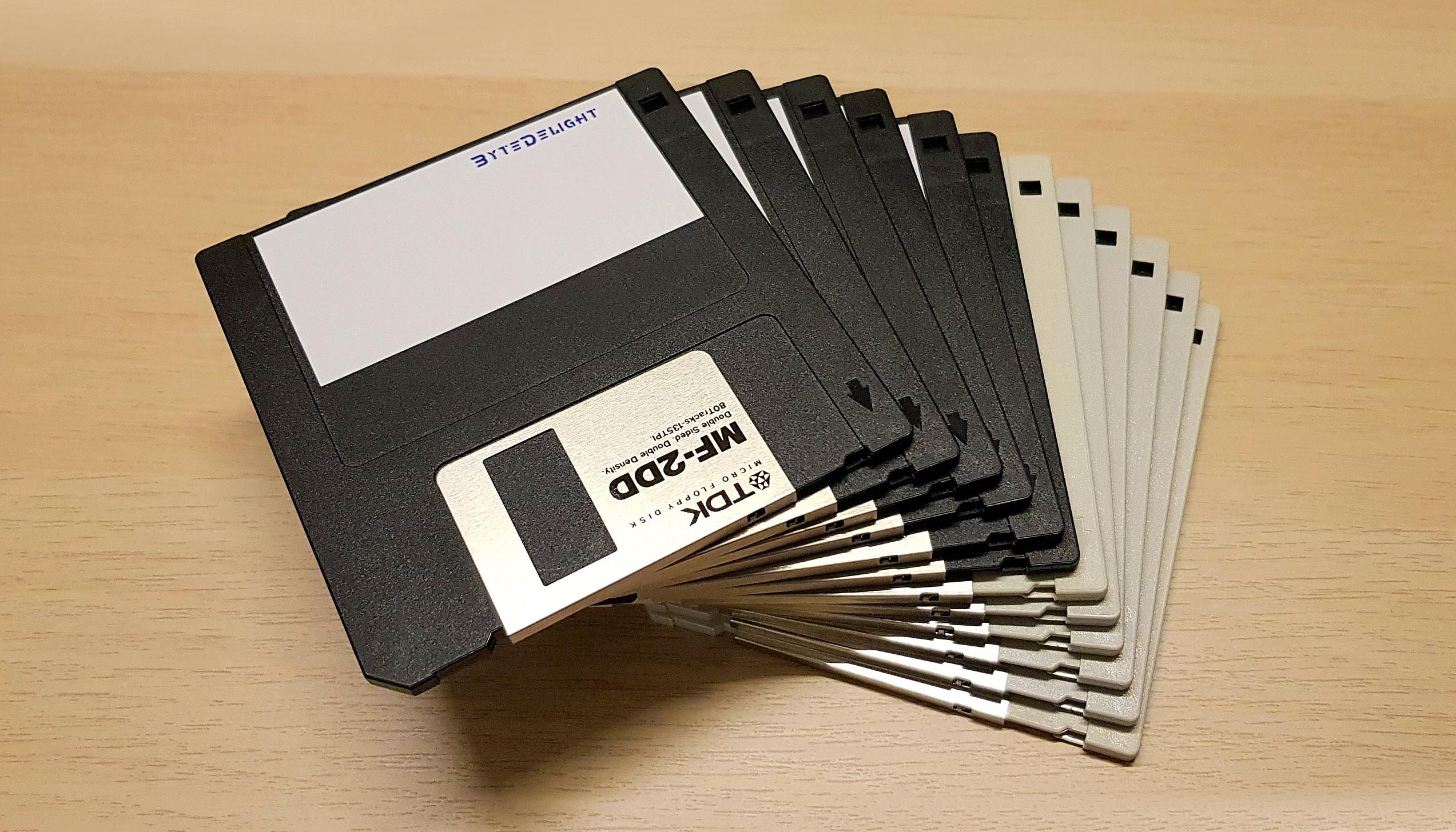 滑鼠有個波？磁碟機？56K上網？舊電腦用語30歲以下網民全都不懂