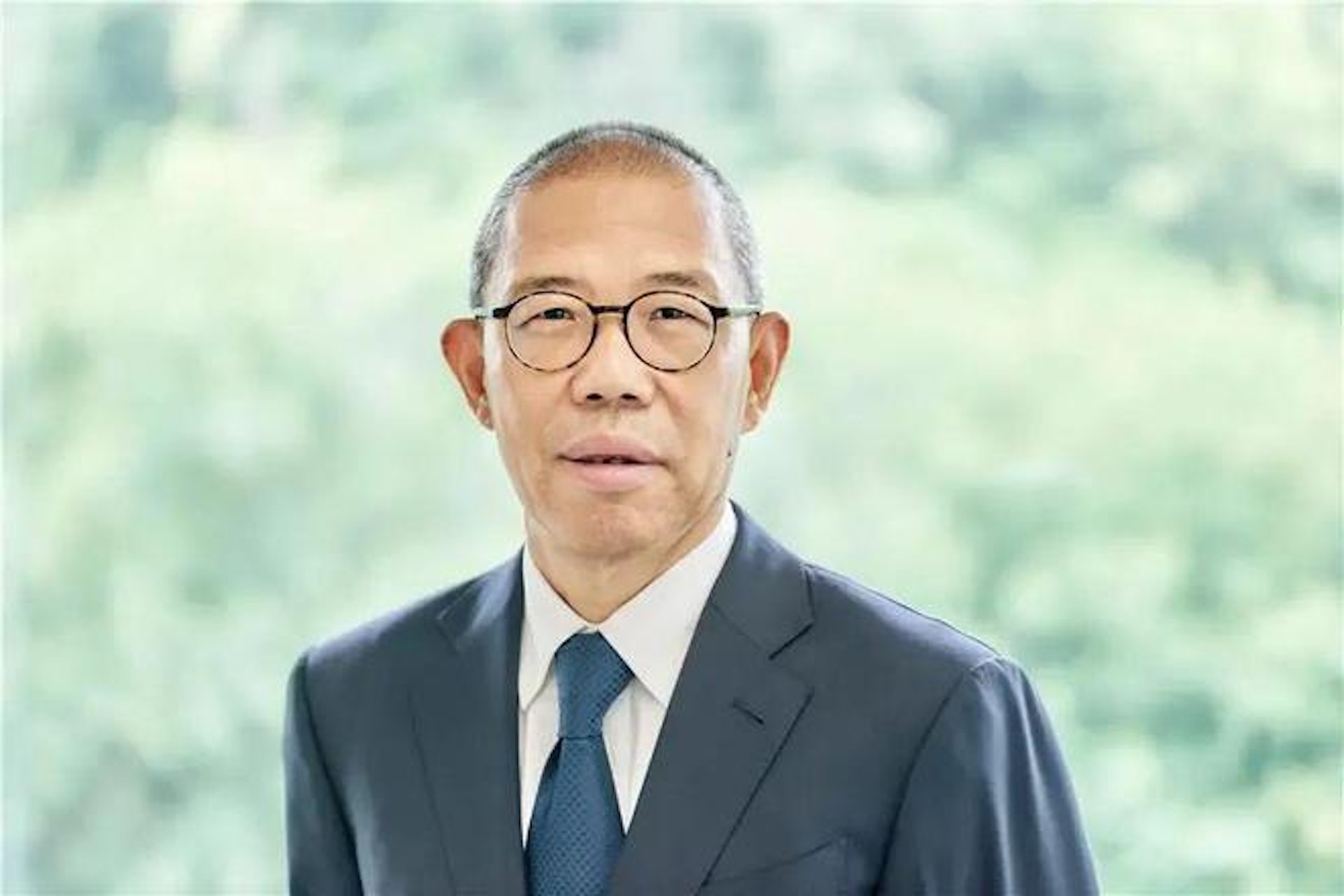 農夫山泉69歲的鐘睒睒財富基本與去年持平,以4500億元第三次成為中國首富。(vcg) 農夫山泉69歲的鐘睒睒財富基本與去年持平,以4500億元第三次成為中國首富。(vcg)