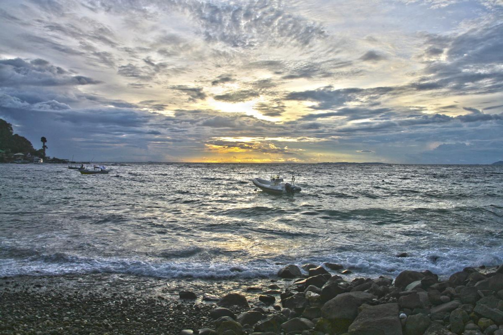 阿尼洛(Anilao) (維基百科) 阿尼洛(Anilao) (維基百科)