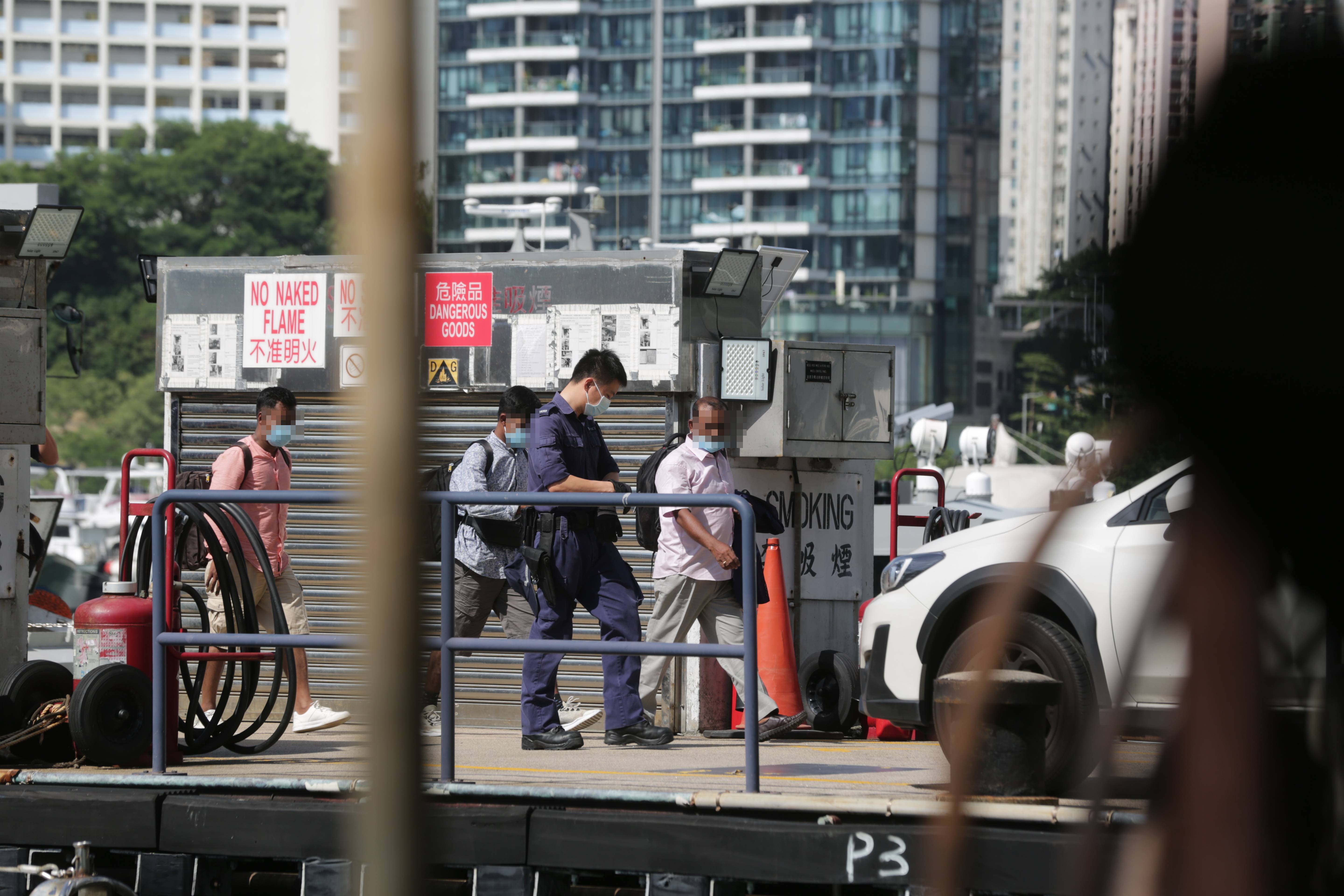 早前又有28名南亞裔非法入境者抵港。(資料圖片/黃偉民攝) 早前又有28名南亞裔非法入境者抵港。(資料圖片/黃偉民攝)