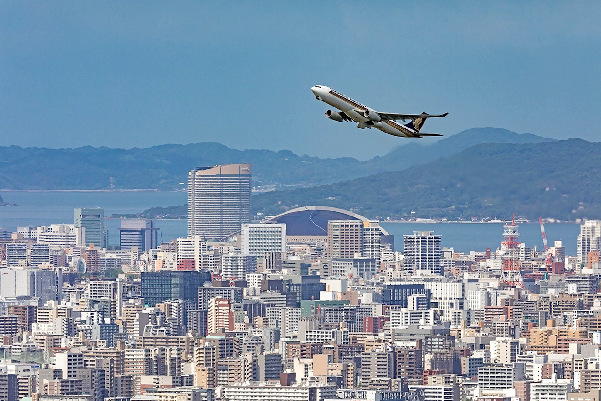 福岡市中心(圖片來源:FB@福岡空港) 日本自由行|福岡機場到博多最快5分鐘!3大出市區方法 巴士直達別府由布院