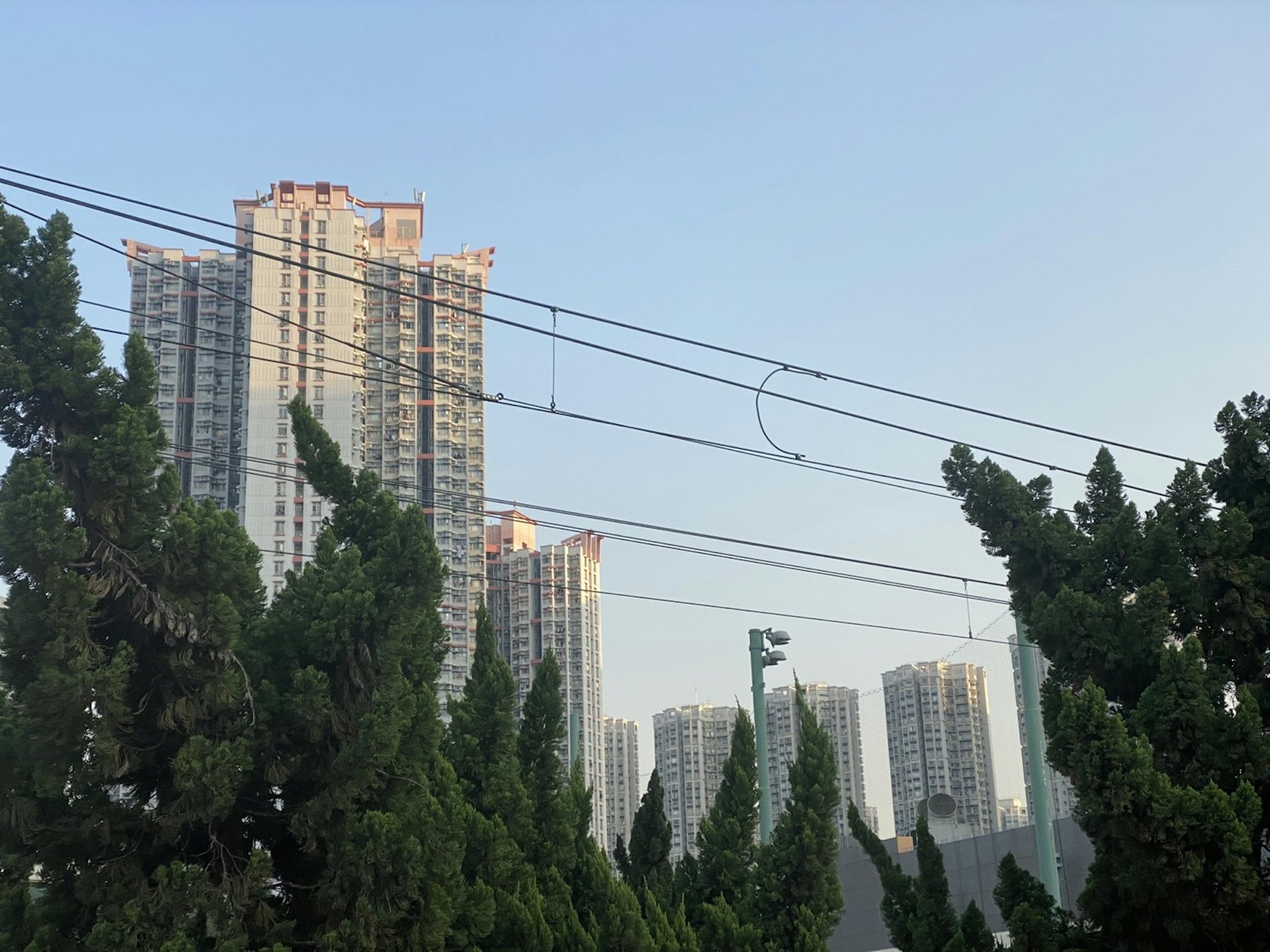 天水圍一間有宗教背景中學的一名男教師被指在交流團時性騷擾女學生。(資料圖片) 天水圍一間有宗教背景中學的一名男教師被指在交流團時性騷擾女學生。(資料圖片)