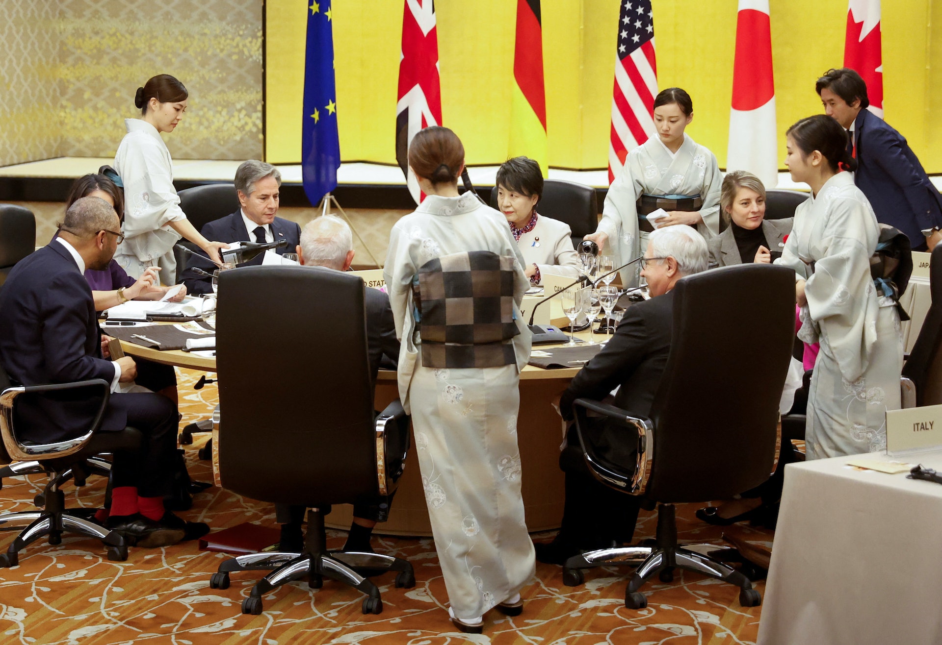2023年11月7日,七國集團(G7)外長會在東京舉行,各外長出席工作晚宴。(REUTERS) 2023年11月7日,七國集團(G7)外長會在東京舉行,各外長出席工作晚宴。(REUTERS)