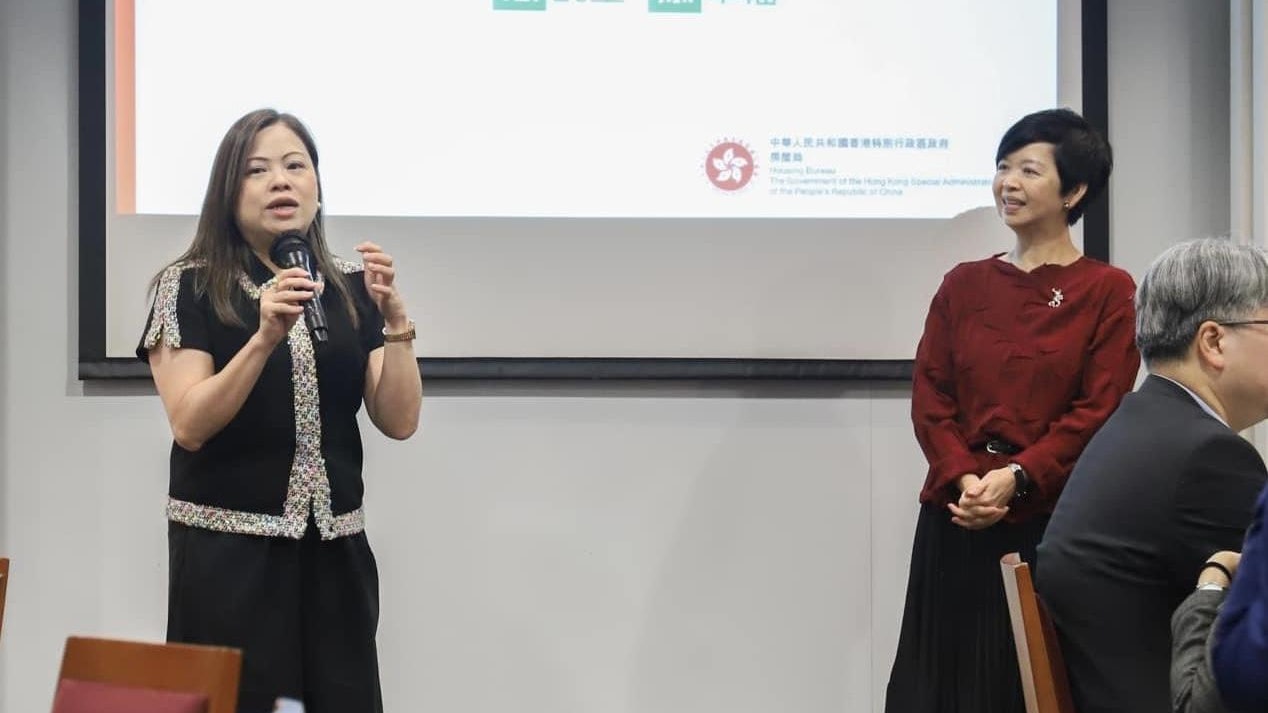 何永賢孖羅淑佩向房委會講解施政報告 稱要宣傳好鼓勵生育房策 何永賢孖羅淑佩向房委會講解施政報告 稱要宣傳好鼓勵生育房策