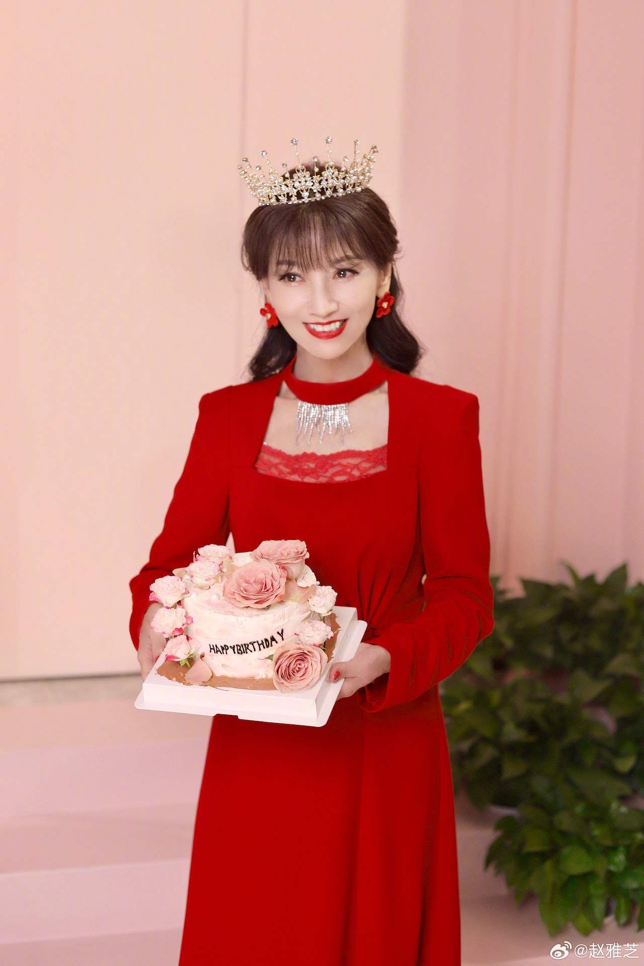 趙雅芝迎來69歲生日,狀態好得令人難以置信。(微博圖片) 趙雅芝迎來69歲生日,狀態好得令人難以置信。(微博圖片)
