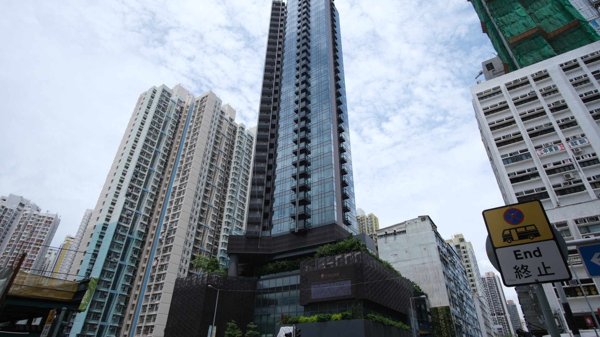 回佣|睿峰跌市下呎價破頂惹關注 銷監局邀業主助調查高回佣銷售 回佣|睿峰跌市下呎價破頂惹關注 銷監局邀業主助調查高回佣銷售