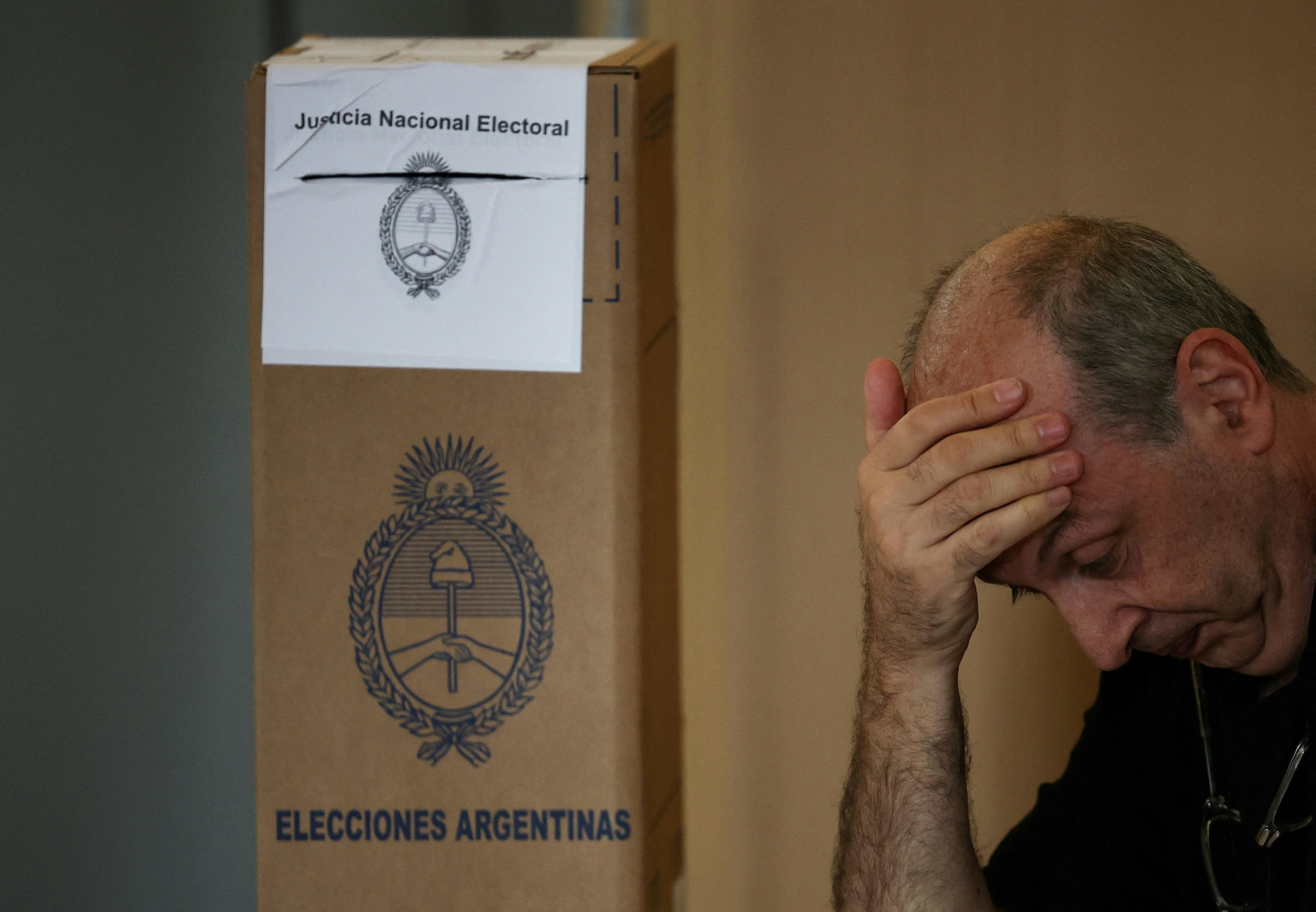 阿根廷「Bitcoin狂人」當選總統揚言關閉央行及美元化