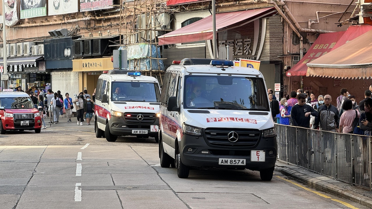 粵港一連兩日聯手打擊非法入境拘78人 警偕入境處搜60地點截29船