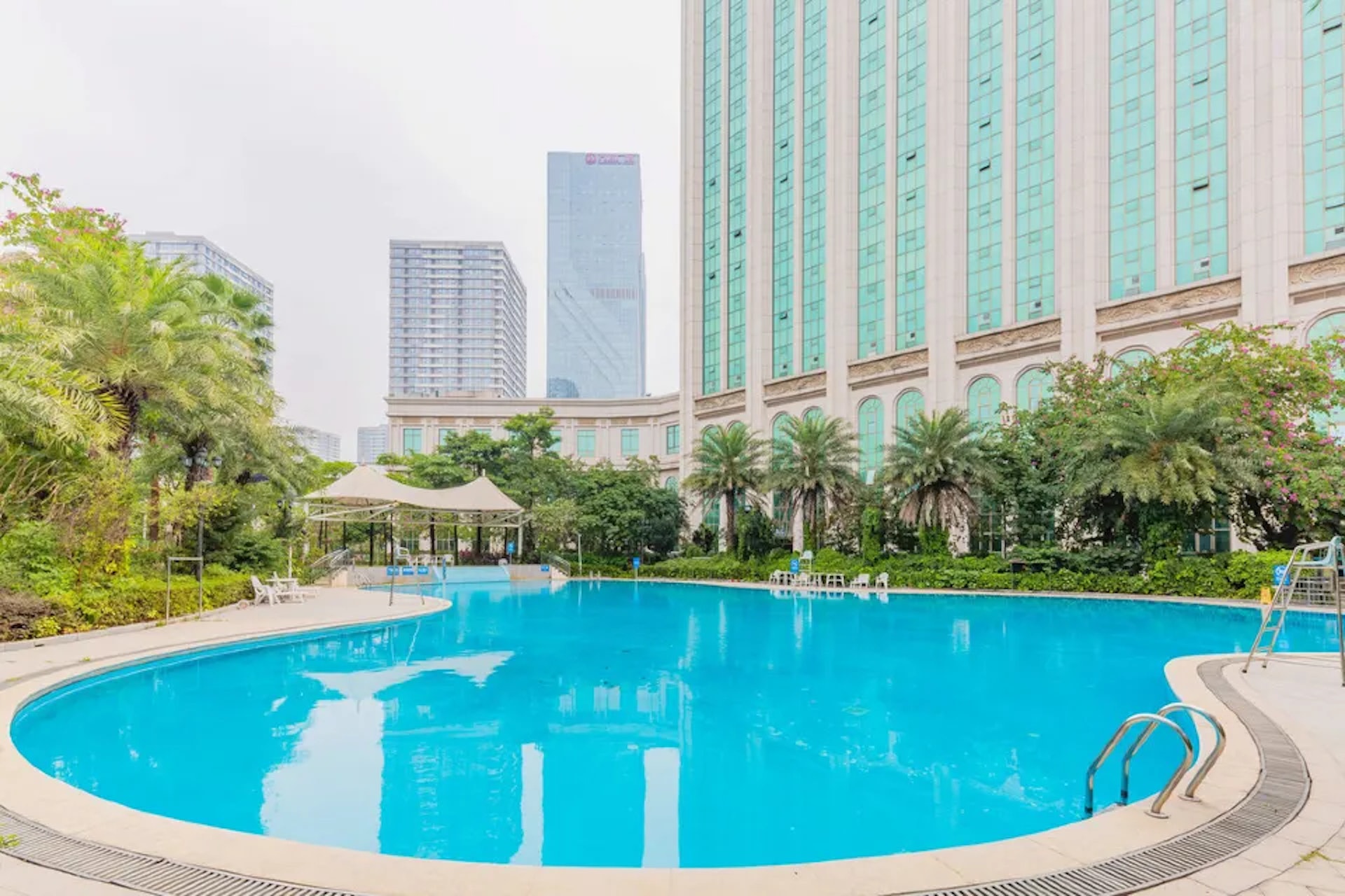 江門名冠金凱悅酒店(Country Garden Phoenix Hotel Xinhui Jiangmen)(圖片來源:Agoda) 江門名冠金凱悅酒店(Country Garden Phoenix Hotel Xinhui Jiangmen)(圖片來源:Agoda)