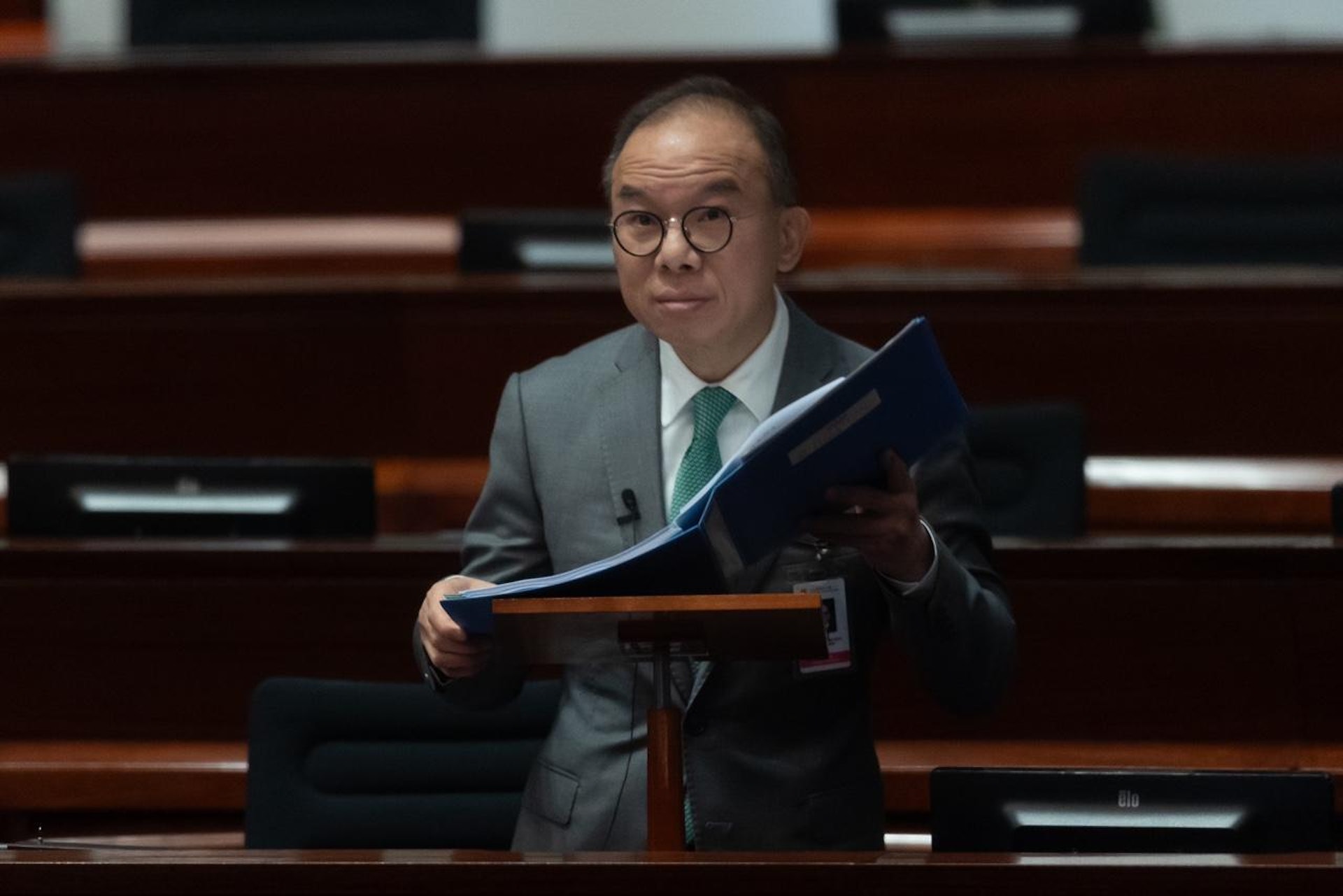 政制及內地事務局局長曾國衞出席《無綫新聞》節目「講清講楚」,重申政府不會估算投票率,不過直言「個人來說是樂觀的」,透露官員在投票當日「洗樓」呼籲選民投票是宣傳方向之一。(資料圖片/廖雁雄攝) 政制及內地事務局局長曾國衞出席《無綫新聞》節目「講清講楚」,重申政府不會估算投票率,不過直言「個人來說是樂觀的」,透露官員在投票當日「洗樓」呼籲選民投票是宣傳方向之一。(資料圖片/廖雁雄攝)