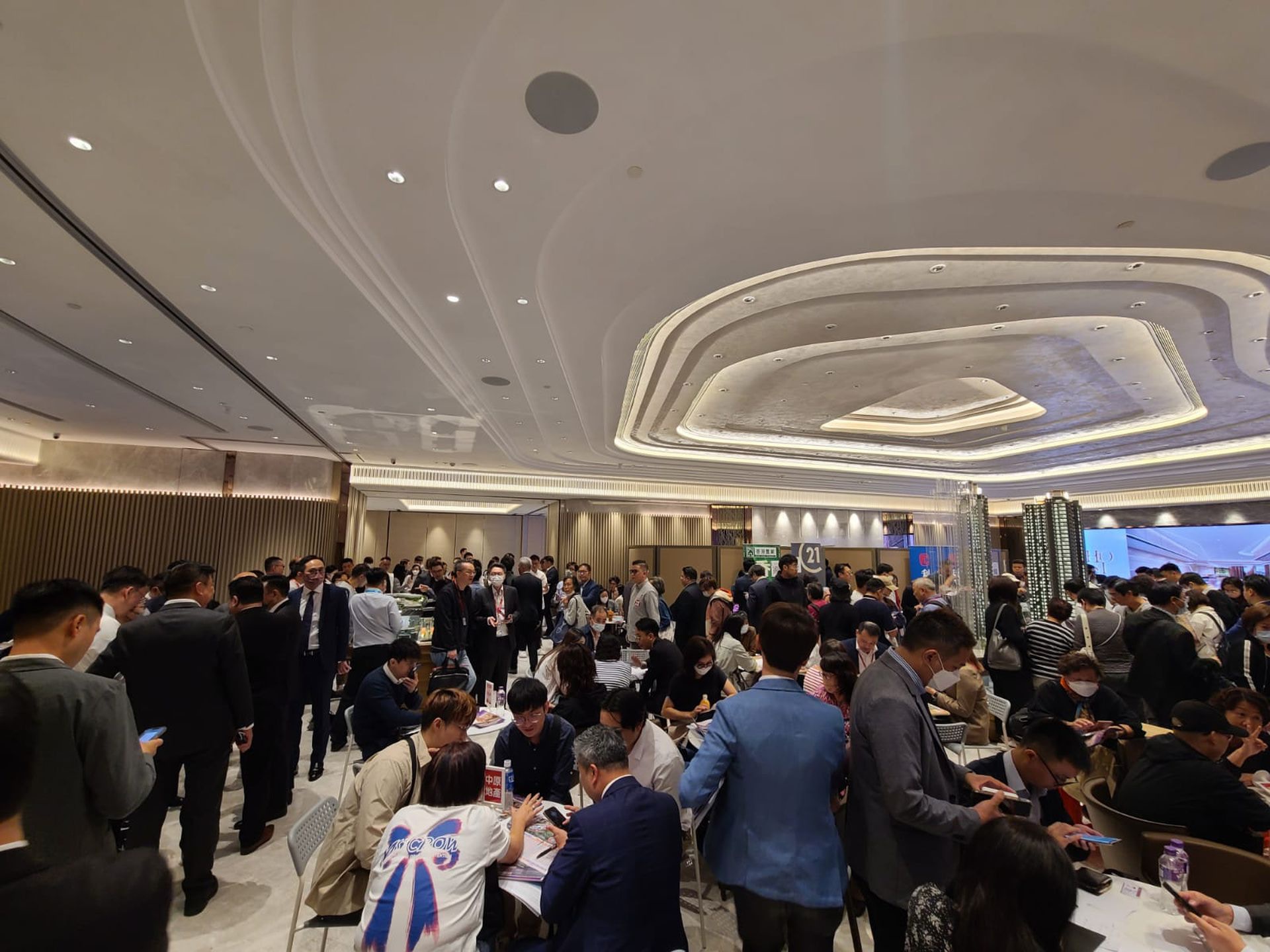 YOHO WEST第一期首日暫收2500票　擬日內加推