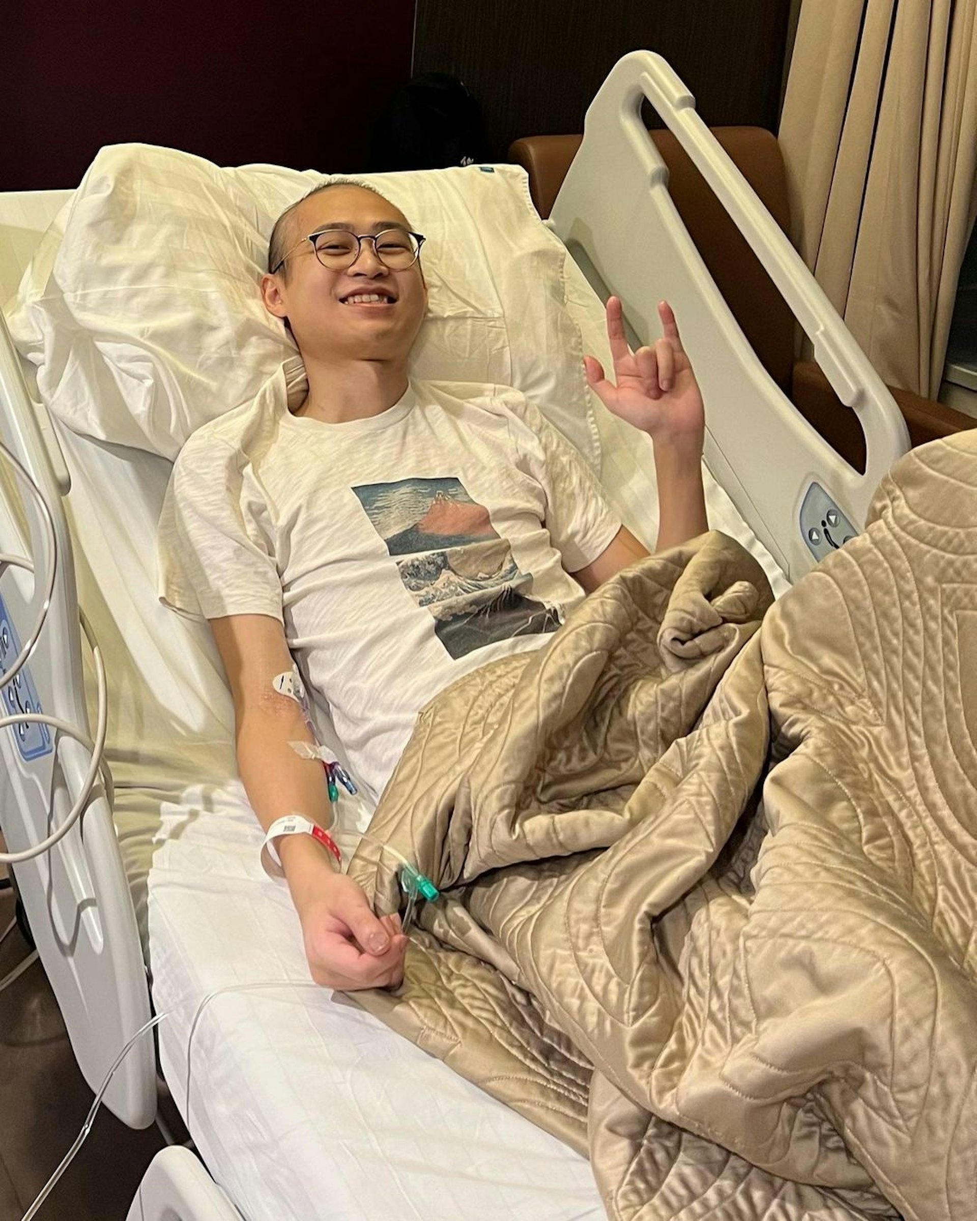 楊嘉驃(Gabriel)曾分享去年在病床上接近沒有頭髮的照片。(楊嘉驃IG圖片) 楊嘉驃(Gabriel)曾分享去年在病床上接近沒有頭髮的照片。(楊嘉驃IG圖片)