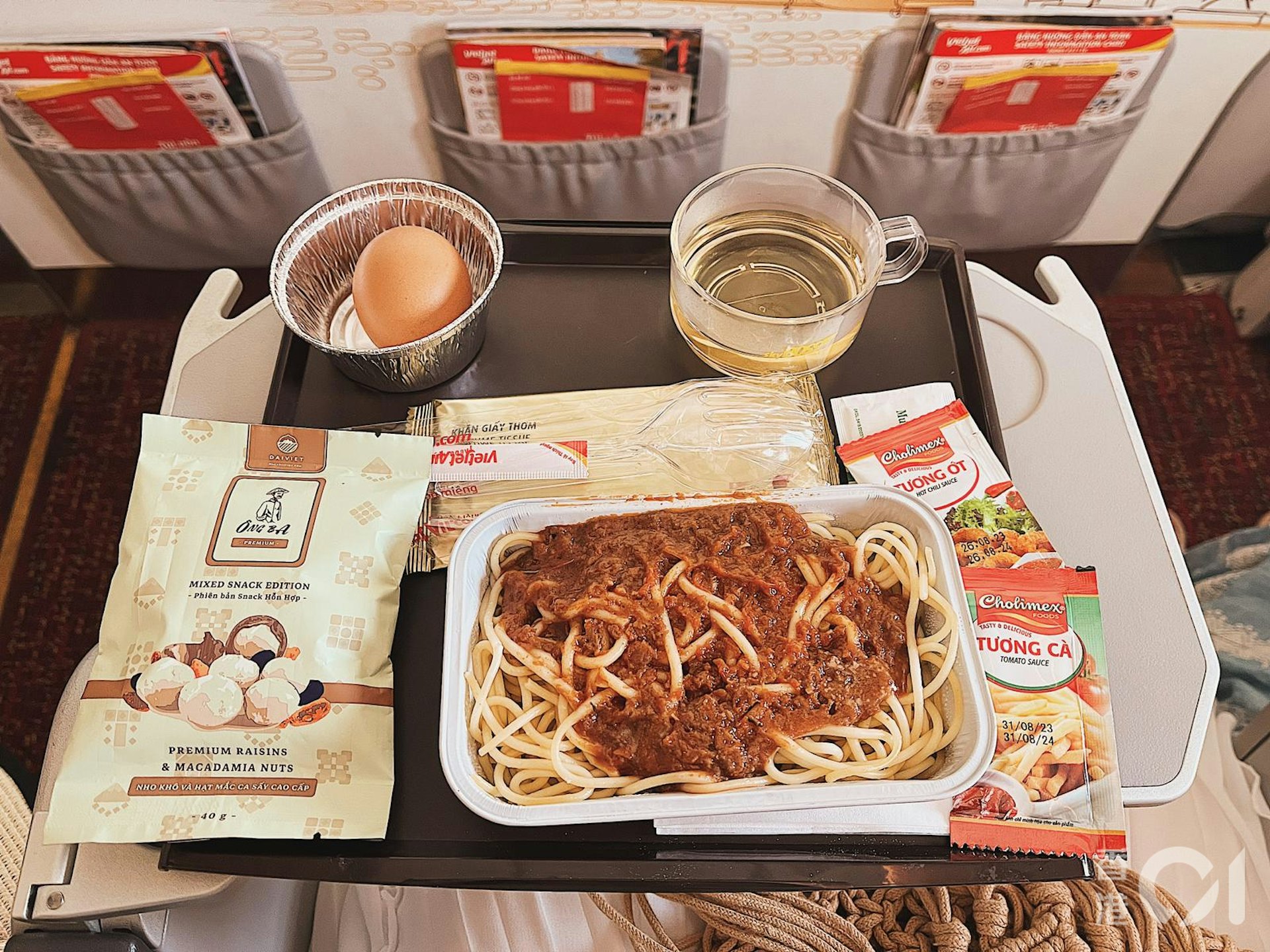 選乘越捷航空，選擇Skyboss服務會有飛機餐。（張旭珠攝）