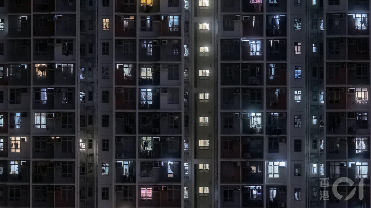 中電及港燈股價微跌 傳下午公布下調淨電價 中電及港燈股價微跌 傳下午公布下調淨電價