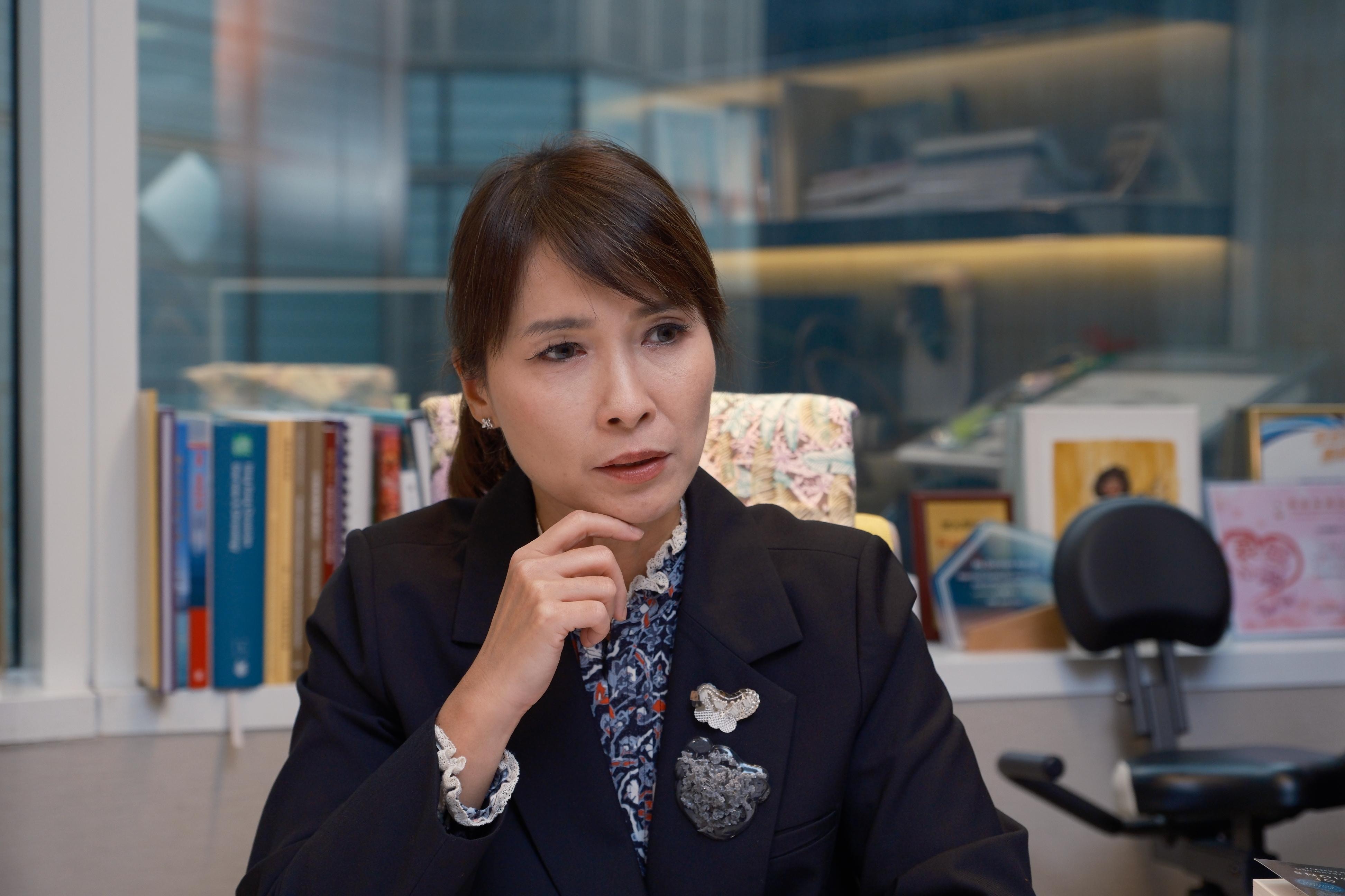 小販反映執法欠準則指引江玉歡倡管理要有「溫度」