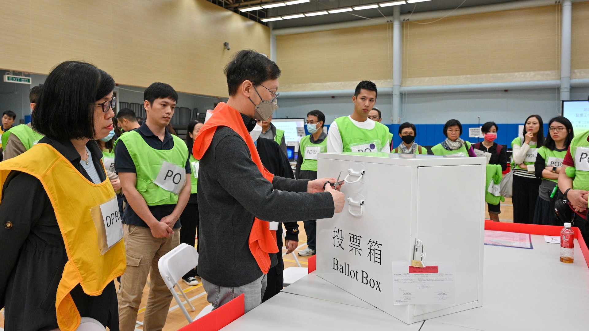 區議會選舉|選舉事務處訓練3萬工作人員 模擬票站內投票及點票 區議會選舉|選舉事務處訓練3萬工作人員 模擬票站內投票及點票