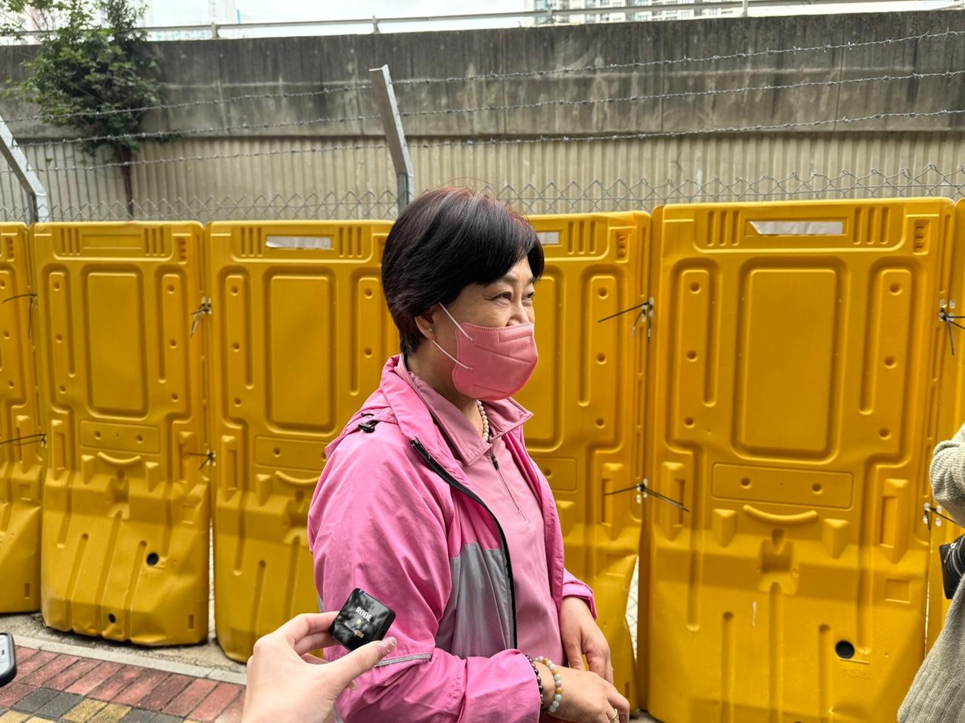 陳女士買入了一伙單邊三房梗廚單位,予兒子自住。﹙李明珠攝﹚ 陳女士買入了一伙單邊三房梗廚單位,予兒子自住。﹙李明珠攝﹚
