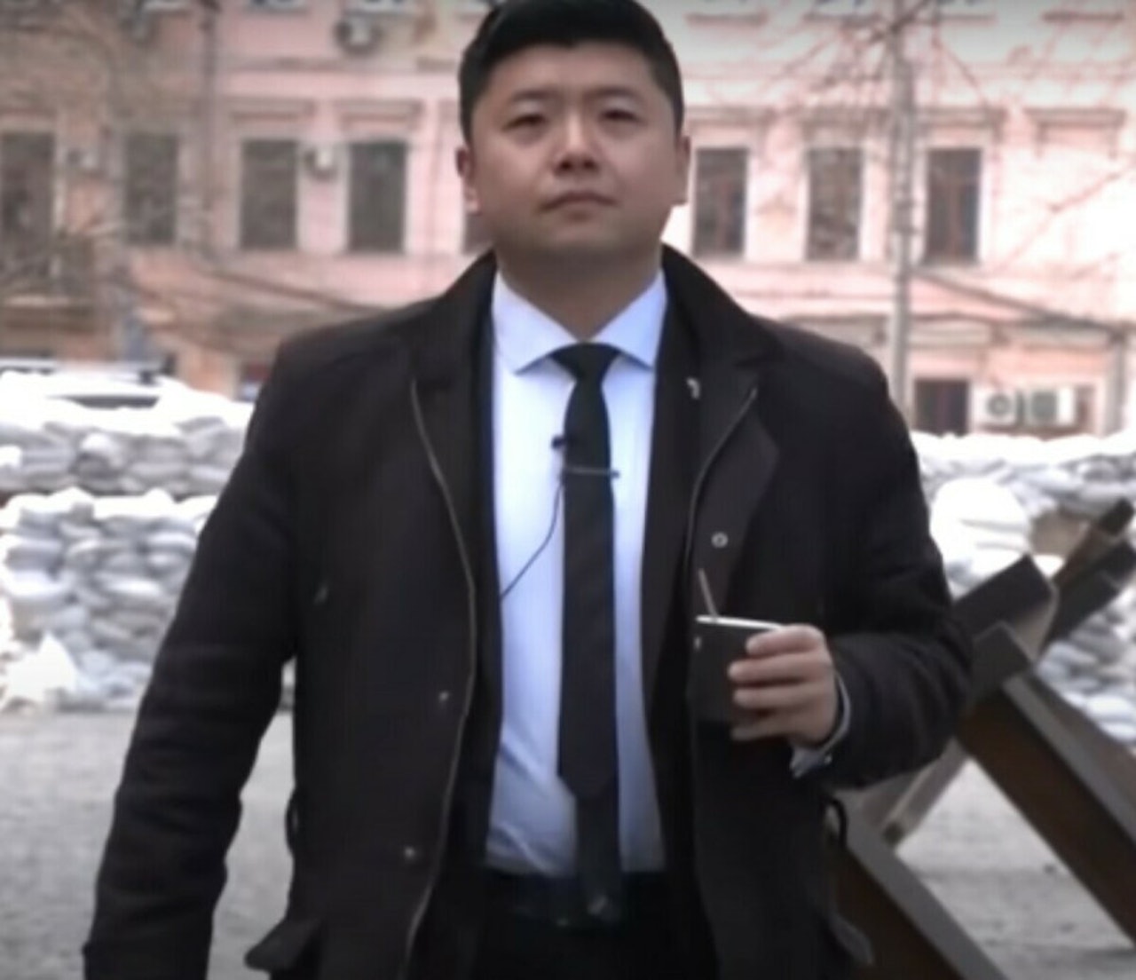 俄烏戰爭爆發後,居住在烏克蘭的王吉賢開始拍片記錄戰爭情況。(網絡圖片) 俄烏戰爭爆發後,居住在烏克蘭的王吉賢開始拍片記錄戰爭情況。(網絡圖片)