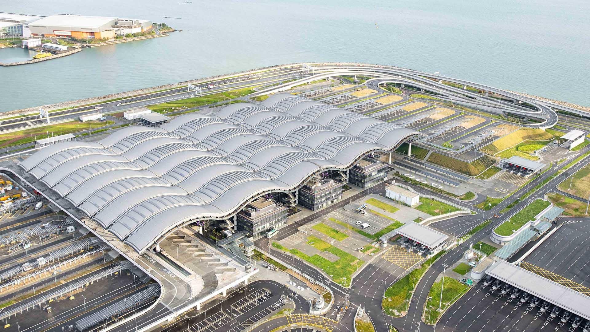 港珠澳大橋香港口岸(圖片來源:香港綠色建築議會有限公司) 港珠澳大橋香港口岸(圖片來源:香港綠色建築議會有限公司)