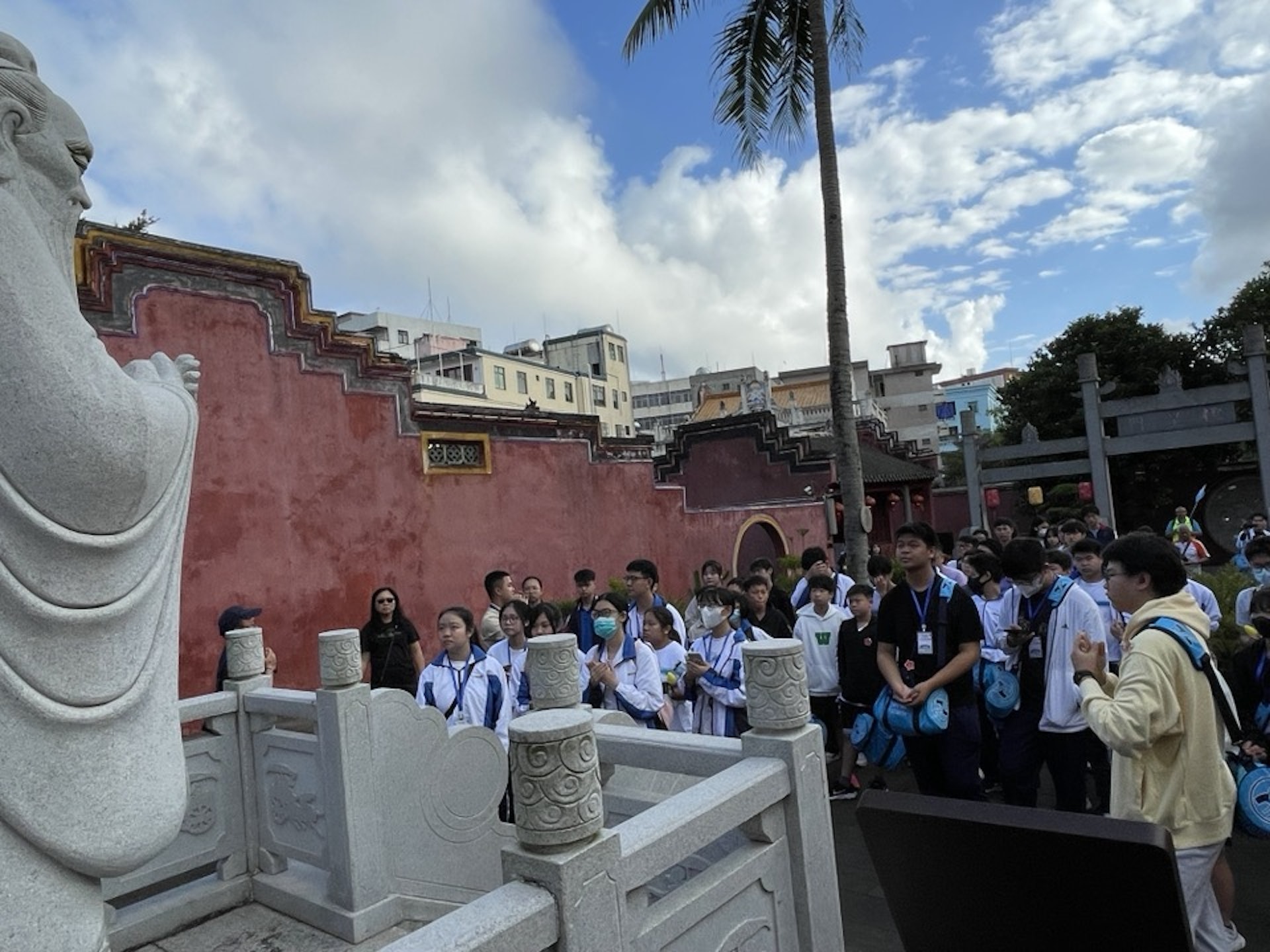 《香港01》於12月14日至18日舉辦「海南航天創科青年交流團」,行程第3日(16日)在文昌漫遊孔廟及騎樓老街。(蕭輝浩攝) 《香港01》於12月14日至18日舉辦「海南航天創科青年交流團」,行程第3日(16日)在文昌漫遊孔廟及騎樓老街。(蕭輝浩攝)