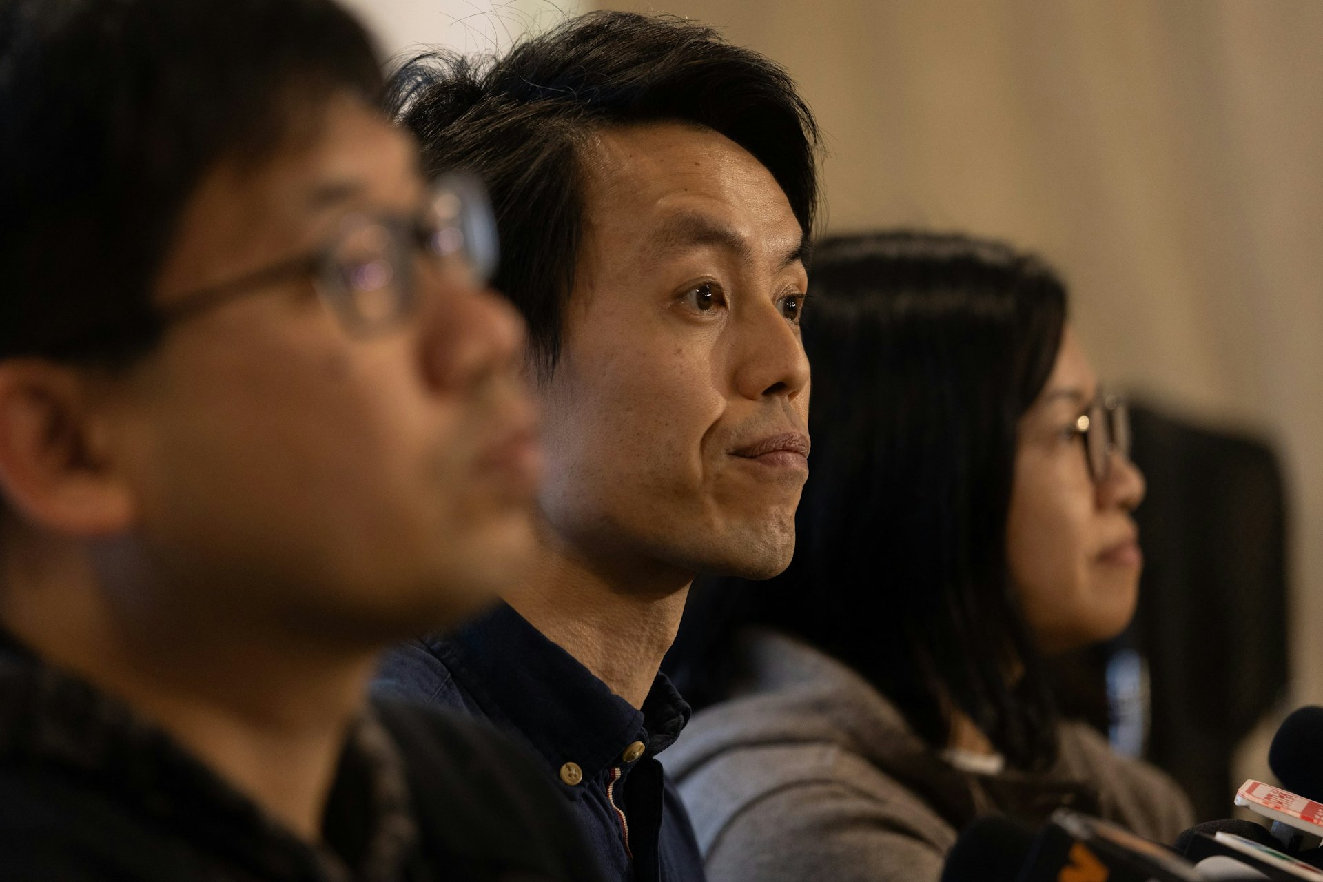 民主黨主席羅健熙(中)稱會繼續透過不同途徑服務街坊。(資料圖片/梁鵬威攝) 民主黨主席羅健熙(中)稱會繼續透過不同途徑服務街坊。(資料圖片/梁鵬威攝)