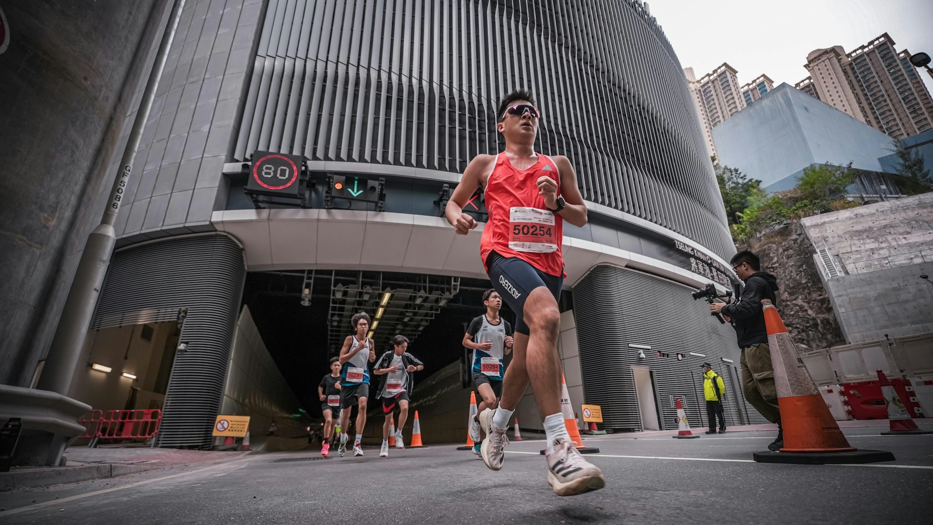 街馬2024|周日凌晨起多區封路 港鐵提早開頭班車 一文看清交通 街馬2024|周日凌晨起多區封路 港鐵提早開頭班車 一文看清交通