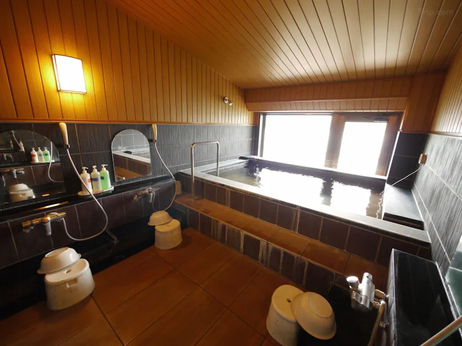 露櫻酒店 河口湖(Hotel Route-Inn Kawaguchiko)(圖片來源:Trip.com) 露櫻酒店 河口湖(Hotel Route-Inn Kawaguchiko)(圖片來源:Trip.com)