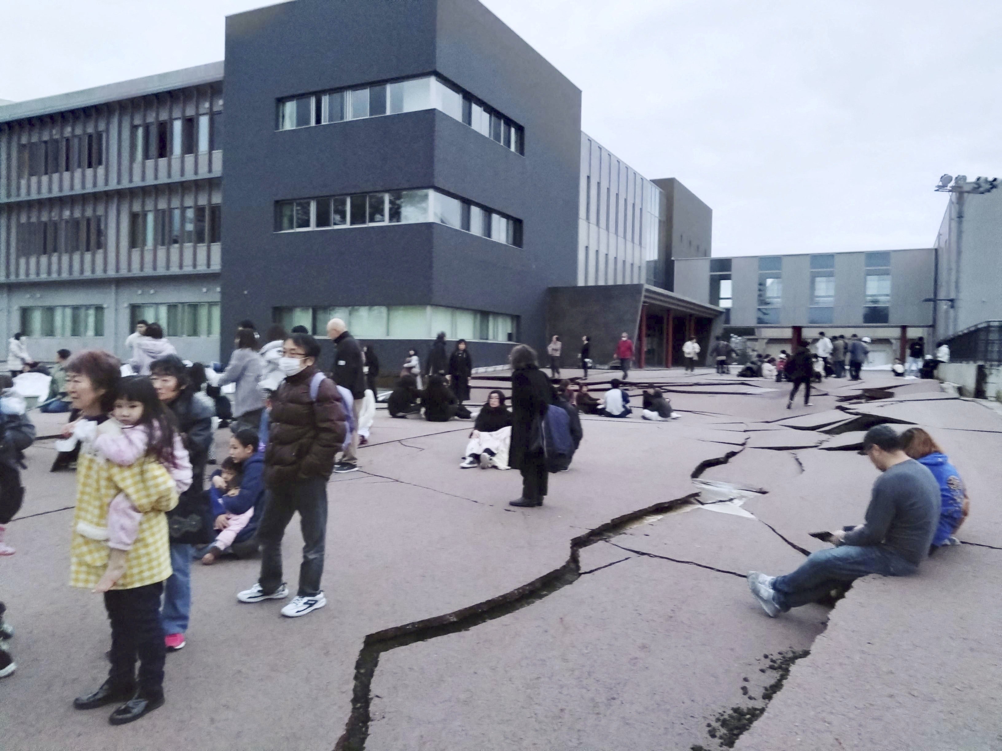 更多日本石川县能登半岛7.6级大地震照片（路透社）
