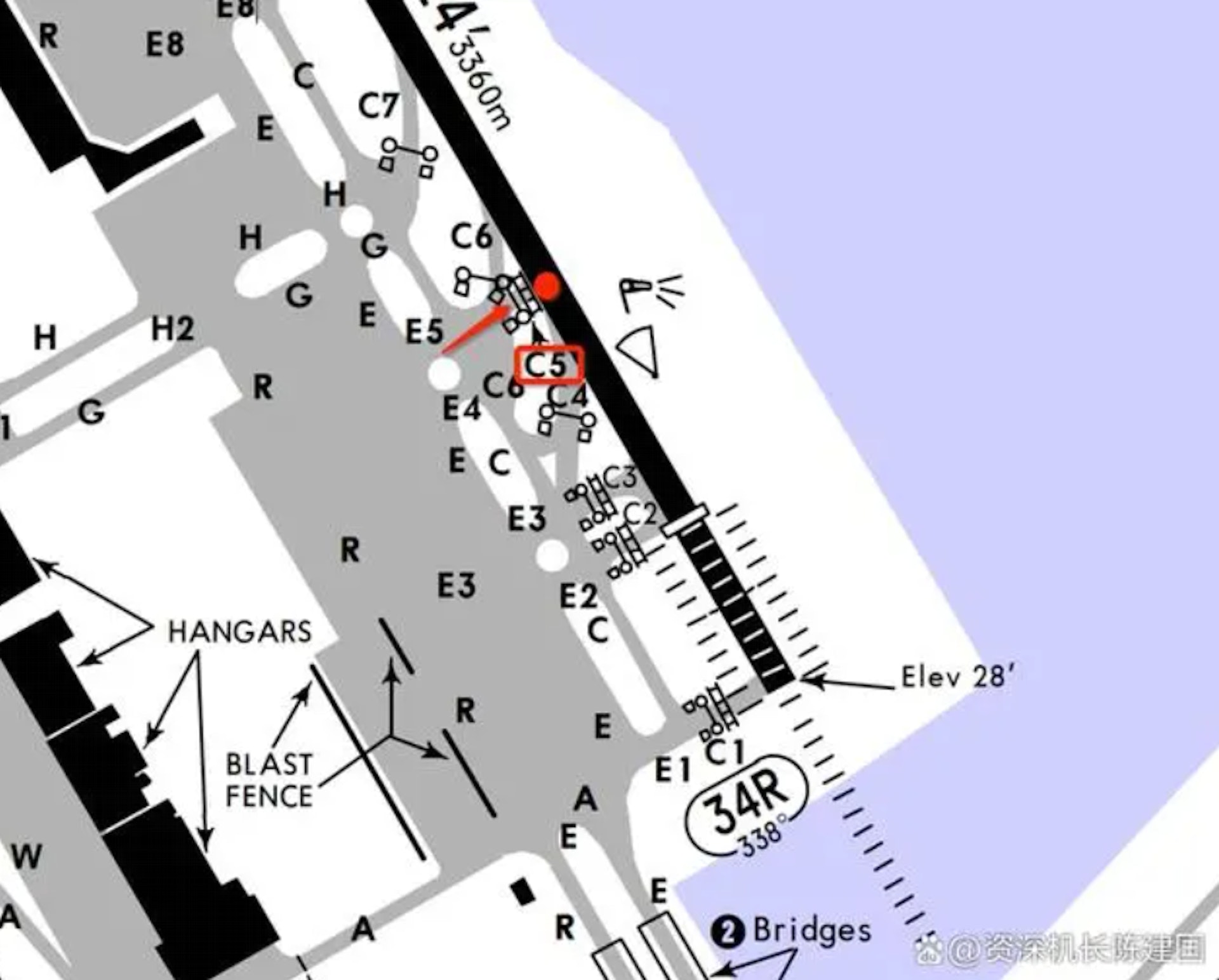 內地資深機長陳建國分析稱,海上保安廳DHC-8巡邏機應該是從羽田機場34R跑道C5的位置進入了跑道。(微信公眾號「資深機長陳建國」) 內地資深機長陳建國分析稱,海上保安廳DHC-8巡邏機應該是從羽田機場34R跑道C5的位置進入了跑道。(微信公眾號「資深機長陳建國」)