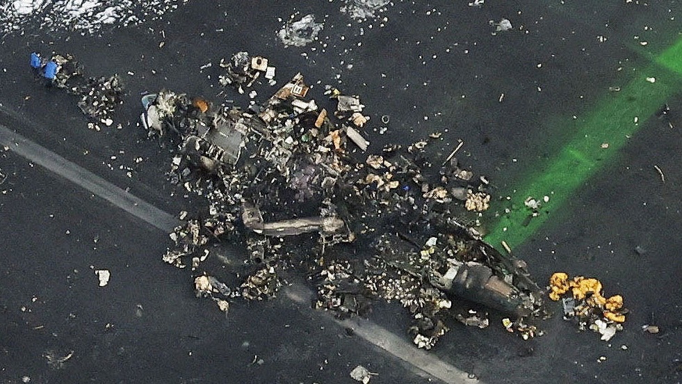 羽田飛機起火︱通話紀錄公開　海保廳飛機未獲進入跑道或起飛許可