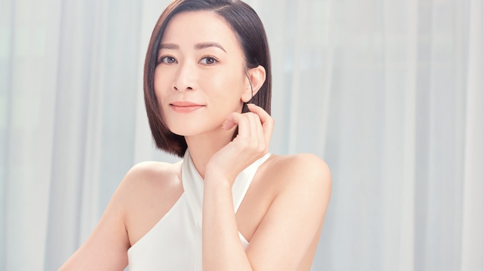 佘詩曼「Man」姐上身拍廣告 分享成「凍齡女王」秘訣