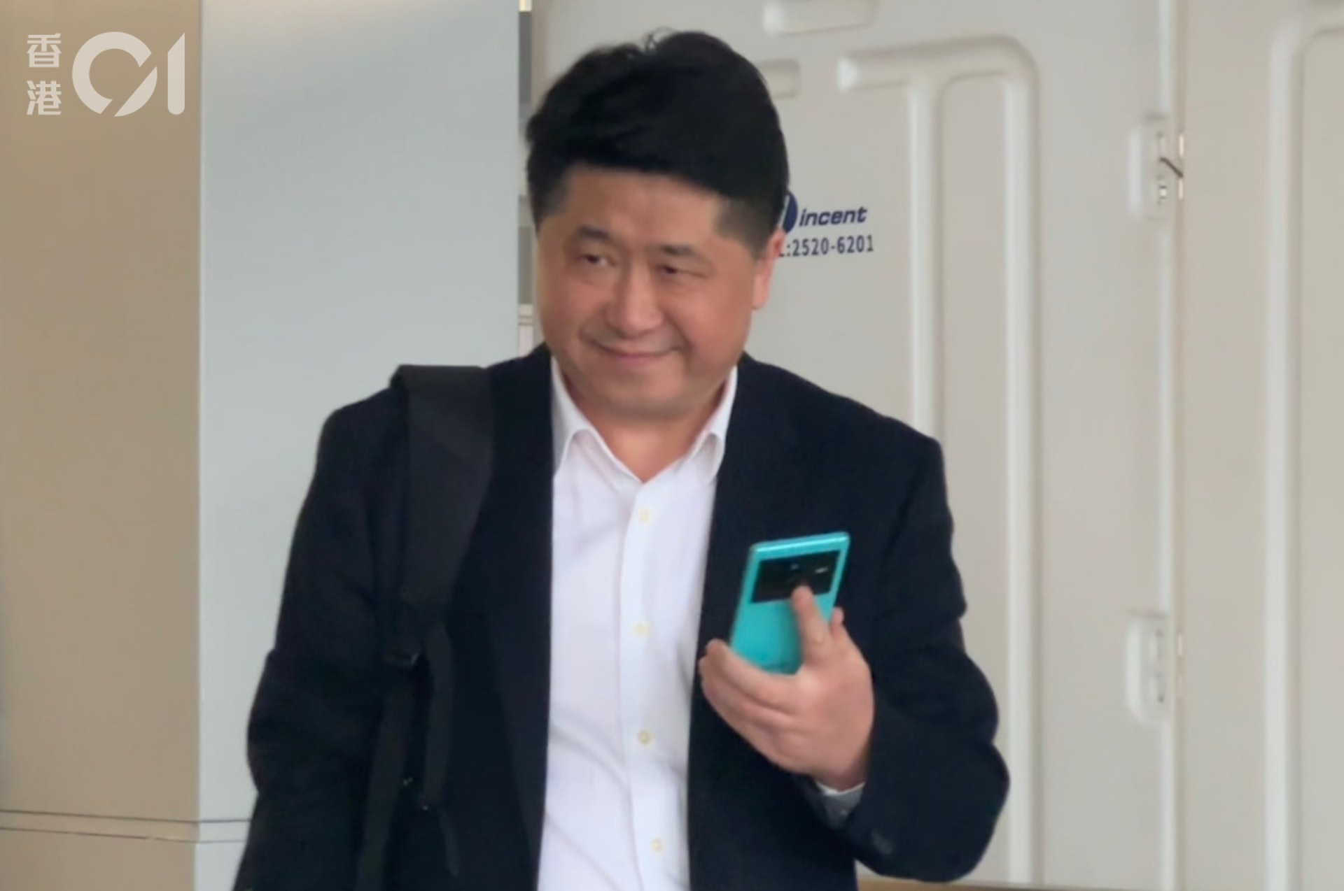 被告韋德恩否認企圖強姦及非禮罪。(劉安琪攝) 被告韋德恩否認企圖強姦及非禮罪。(劉安琪攝)