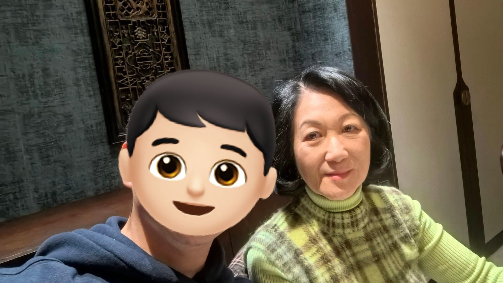 「港大美女」葉劉約「小鮮肉」晚飯自拍 原來他是……|政壇諸事町 「港大美女」葉劉約「小鮮肉」晚飯自拍 原來他是……|政壇諸事町