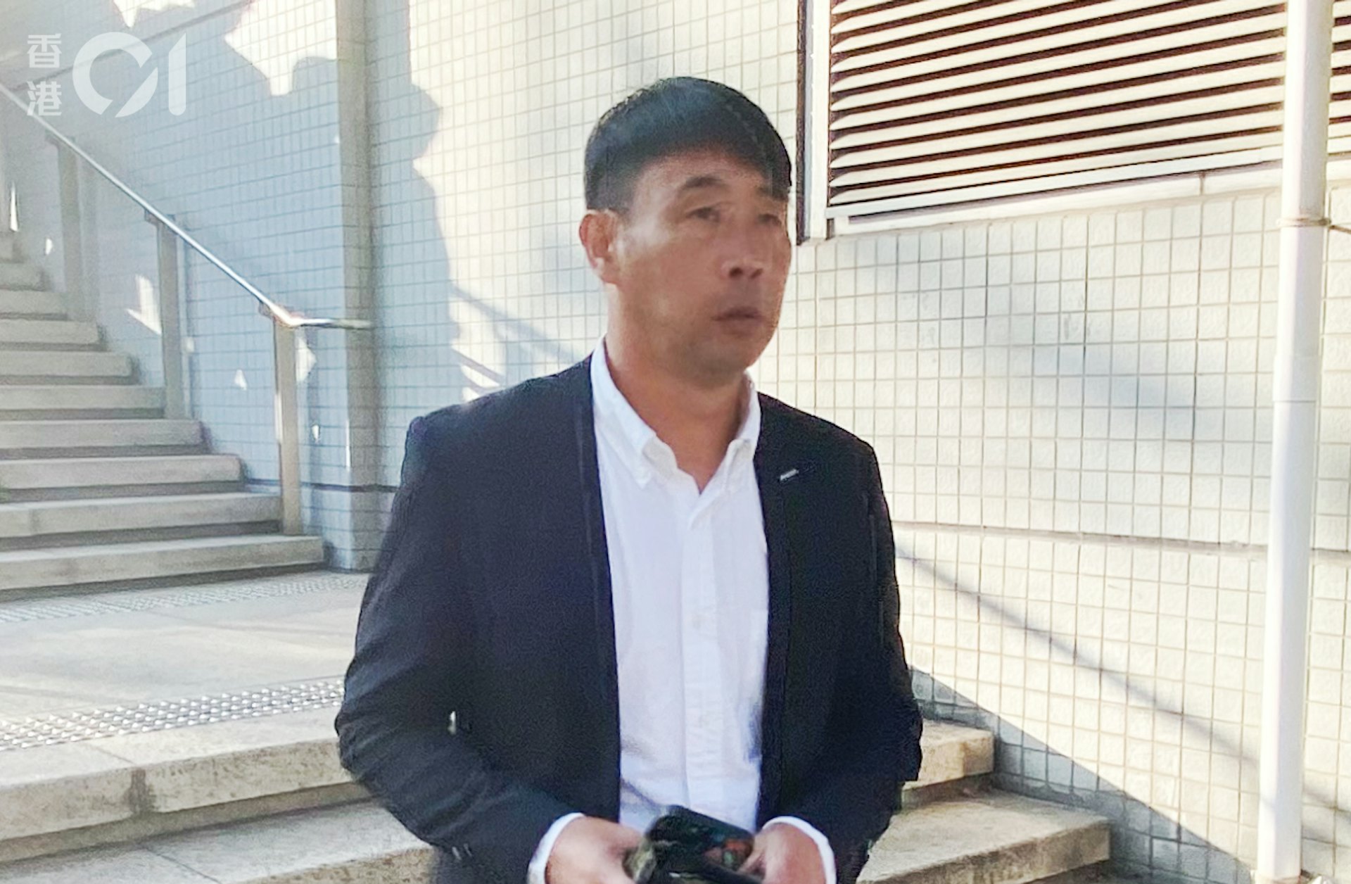 在案發時為香港流浪足球會(又名標準流浪)主教練招重文被廉署控違反《賭博條例》。(朱棨新攝) 在案發時為香港流浪足球會(又名標準流浪)主教練招重文被廉署控違反《賭博條例》。(朱棨新攝)
