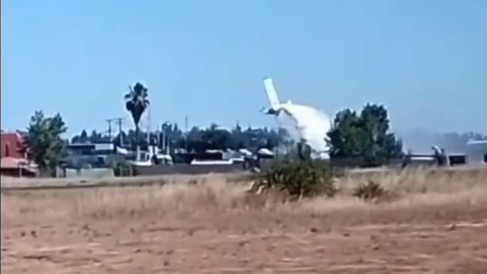 智利小型飛機救火誤觸電纜公路墜毀 機師死亡4人受傷︱有片 智利小型飛機救火誤觸電纜公路墜毀 機師死亡4人受傷︱有片