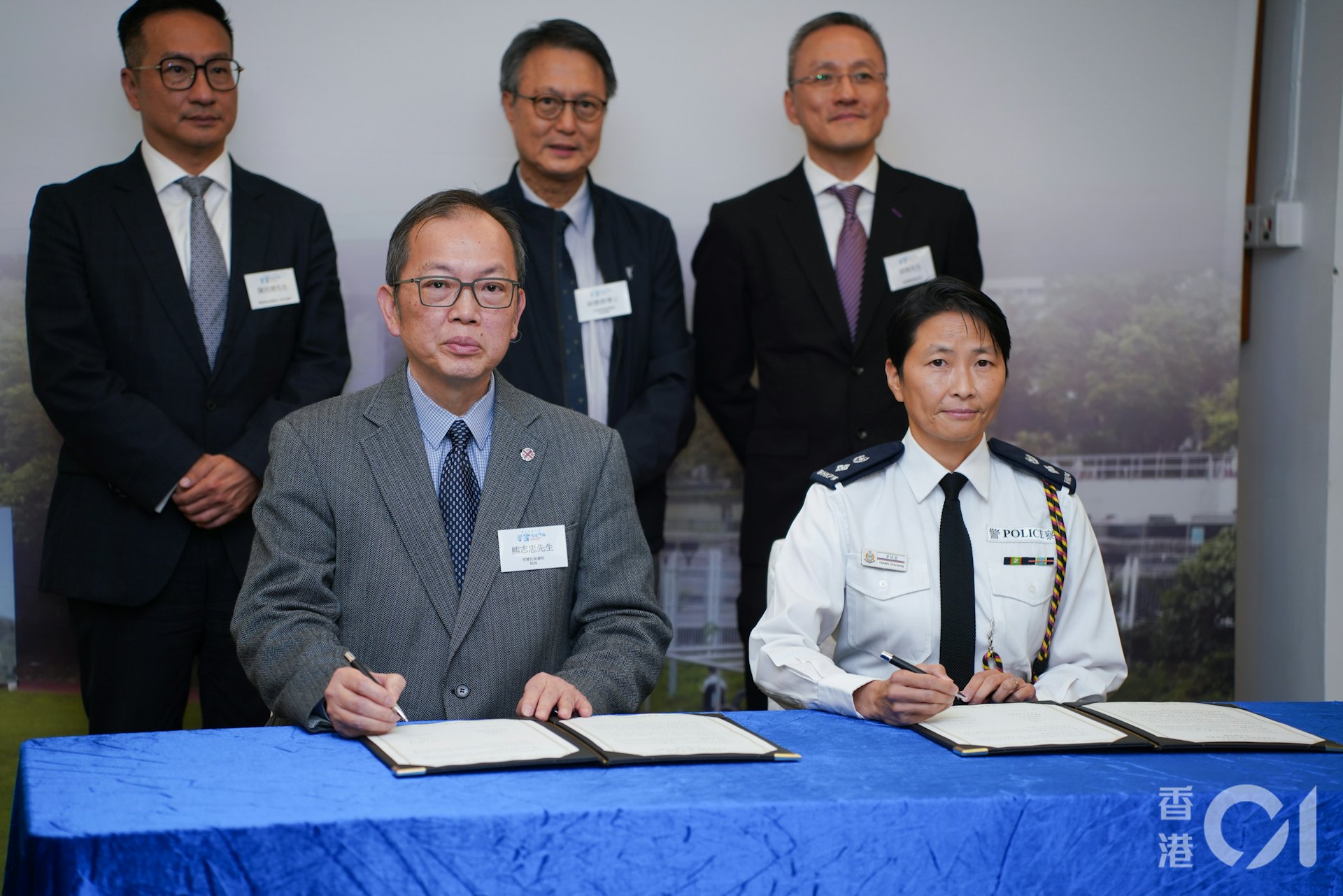 香港警察學院與三間專上院校合辦「應用教育文憑--學警預備訓練」課程，舉行簽署合作備忘錄儀式。（黃浩謙攝）