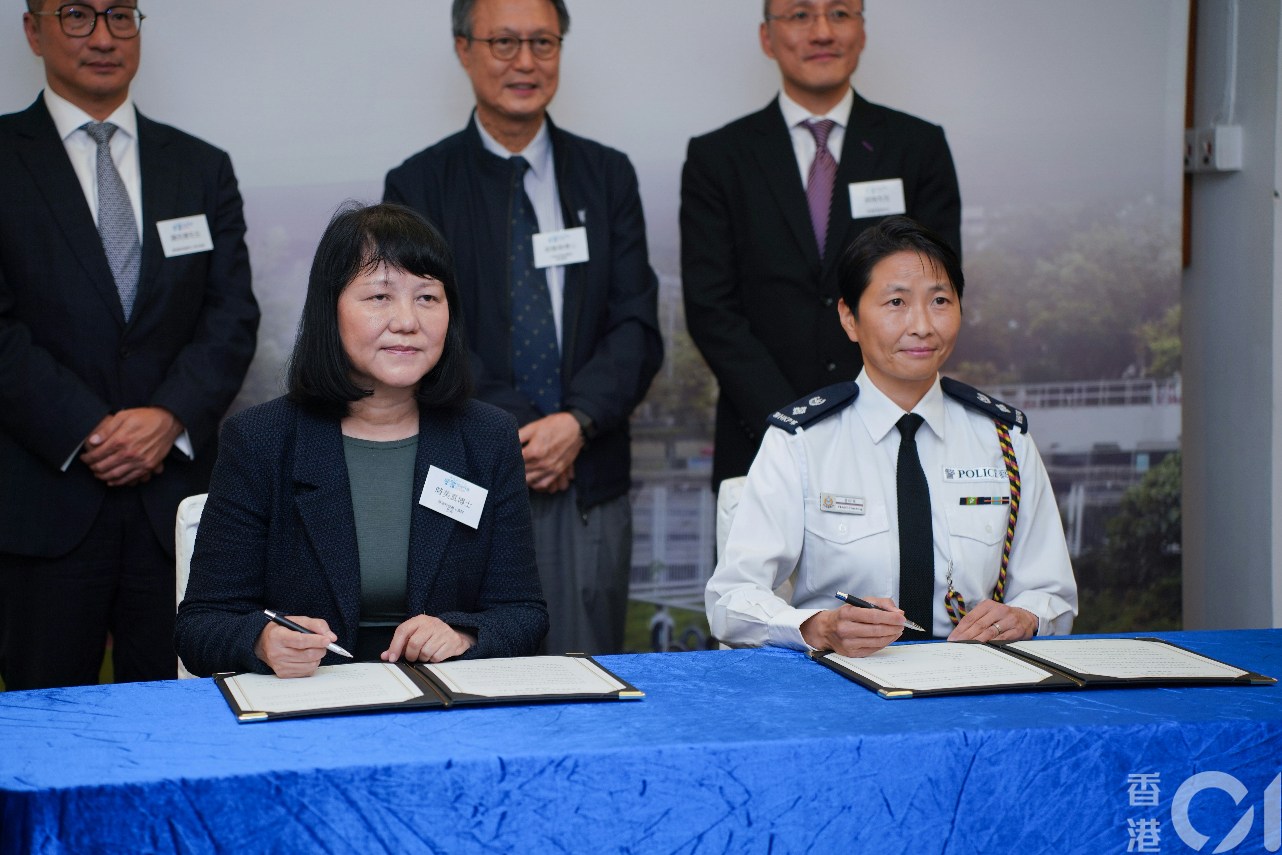 香港警察學院與三間專上院校合辦「應用教育文憑--學警預備訓練」課程，舉行簽署合作備忘錄儀式。（黃浩謙攝）