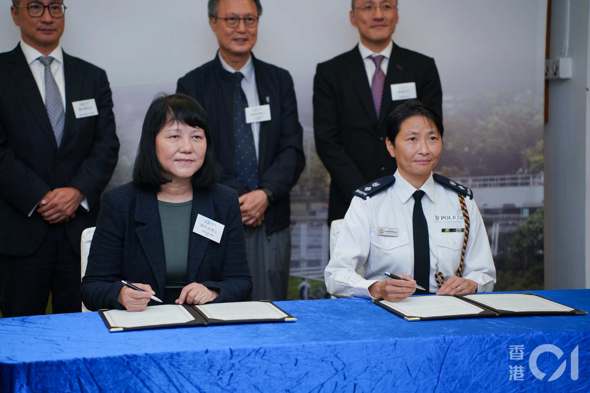 香港警察學院與三間專上院校合辦「應用教育文憑--學警預備訓練」課程，舉行簽署合作備忘錄儀式。（黃浩謙攝）