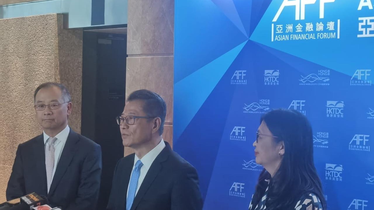 財政預算案|陳茂波︰港府目前無打算取消股票印花稅 財政預算案|陳茂波︰港府目前無打算取消股票印花稅
