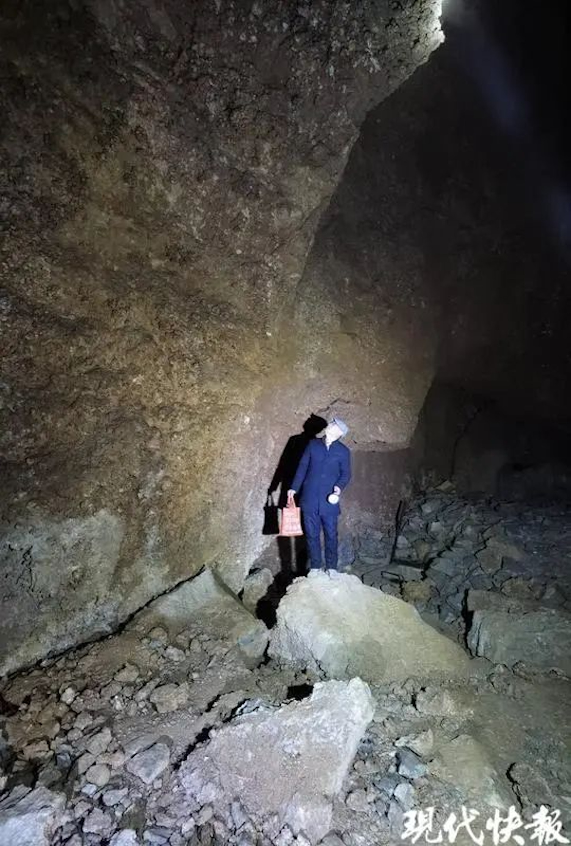 江蘇徐州發現新天然鐘乳石溶洞。(現代快報) 江蘇徐州發現新天然鐘乳石溶洞。(現代快報)