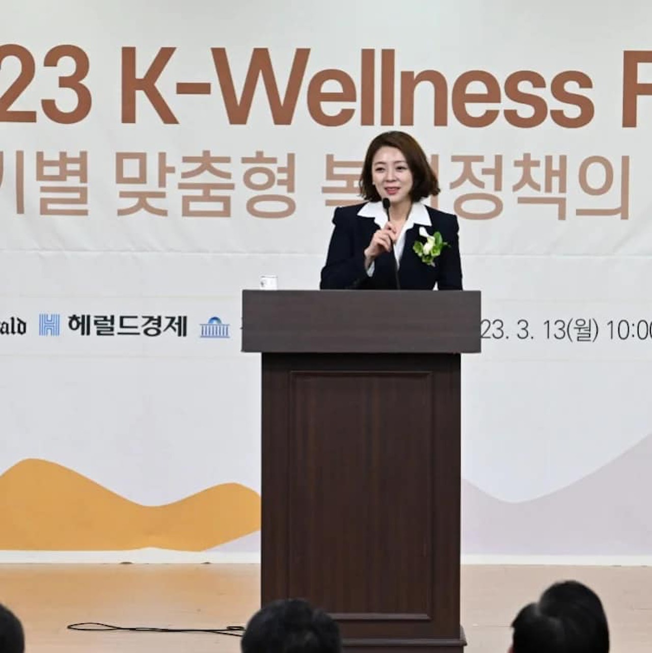 韓國國民力量黨議員裴賢鎮(배현진)2024年1月25日在街頭遇襲,圖為她過往在社交網站上傳的圖片(FB@배현진) 韓國國民力量黨議員裴賢鎮(배현진)2024年1月25日在街頭遇襲,圖為她過往在社交網站上傳的圖片(FB@배현진)