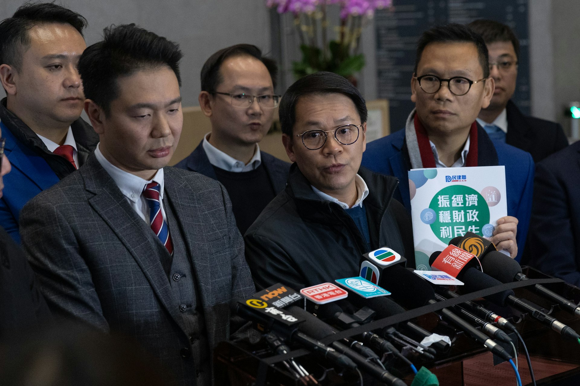 《財政預算案》下月28日發表,民建聯今日(25日)與財政司司長陳茂波會面,提出84項建議。(夏家朗攝) 《財政預算案》下月28日發表,民建聯今日(25日)與財政司司長陳茂波會面,提出84項建議。(夏家朗攝)