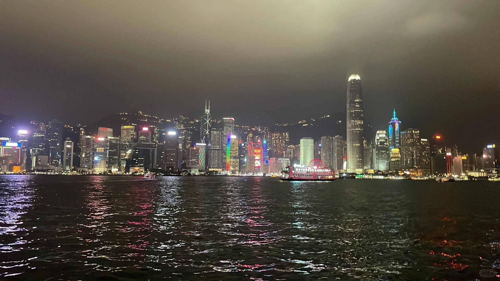 內地網民指香港的夜景不美（小紅書圖片）