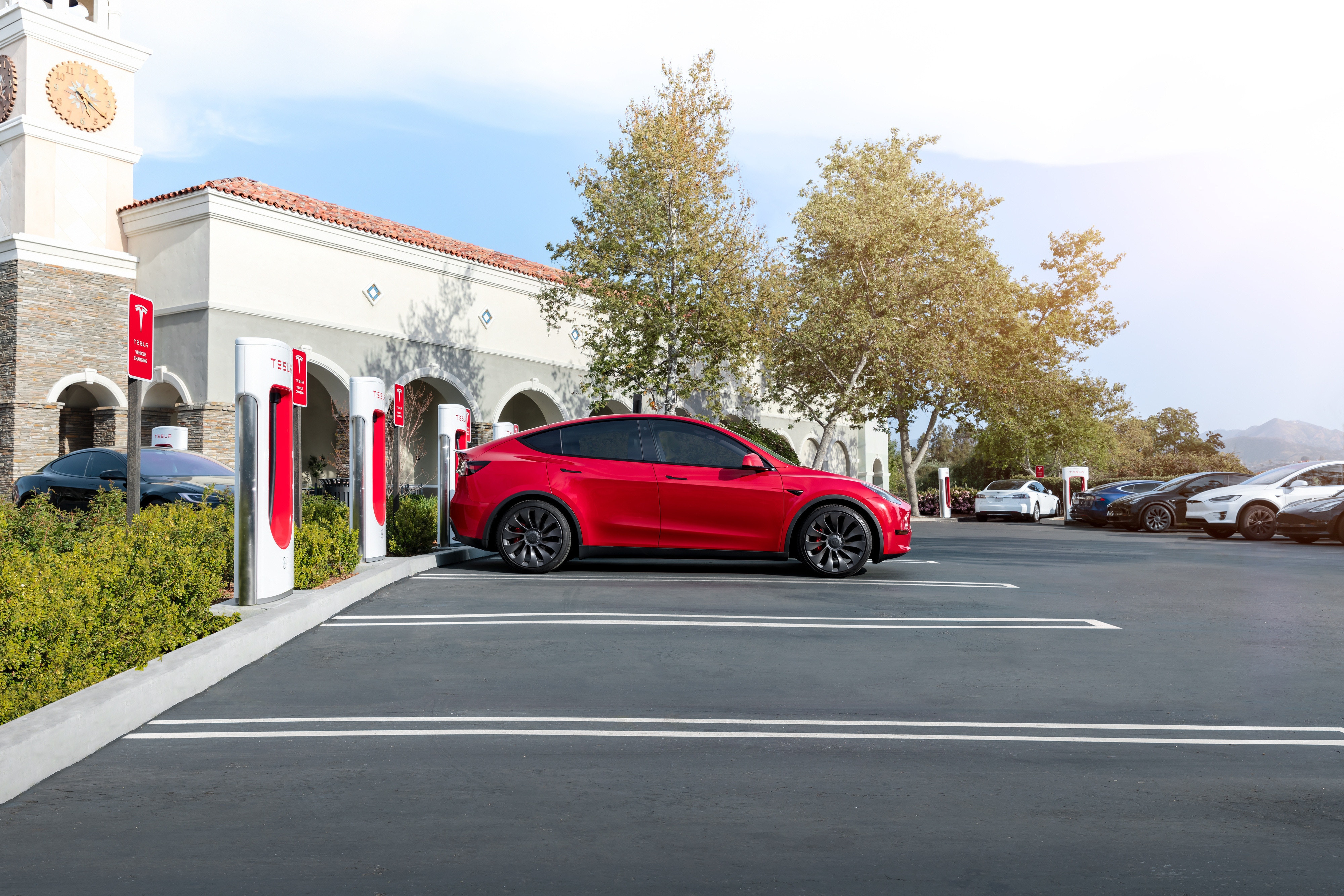 Tesla Supercharger大幅減價收費減達14%｜增加稍平一般充電時段