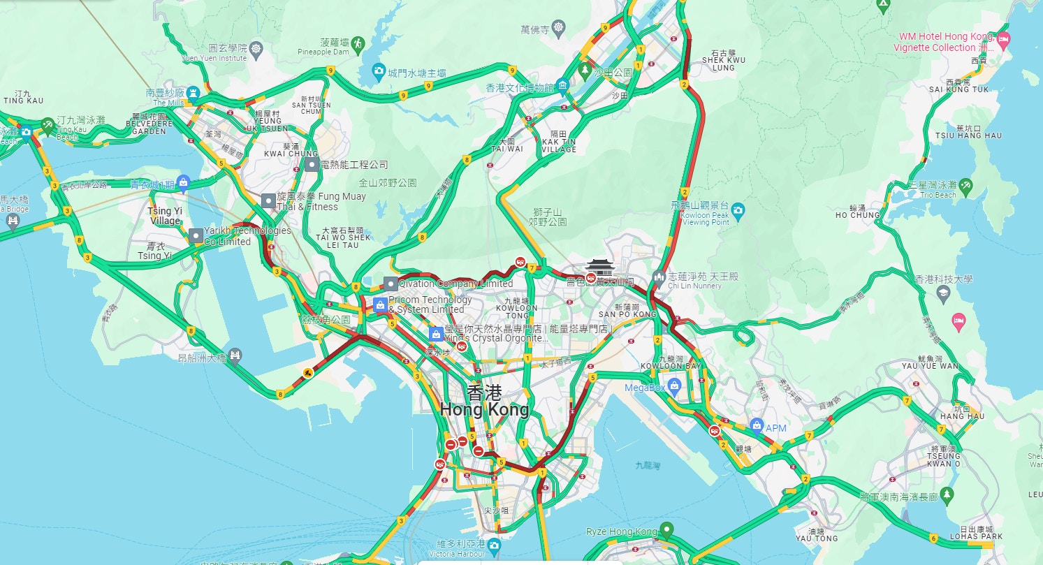 東九龍多條主要幹道因為車禍、壞車等原因，部分行車線封閉，交通擠塞。（Google map）